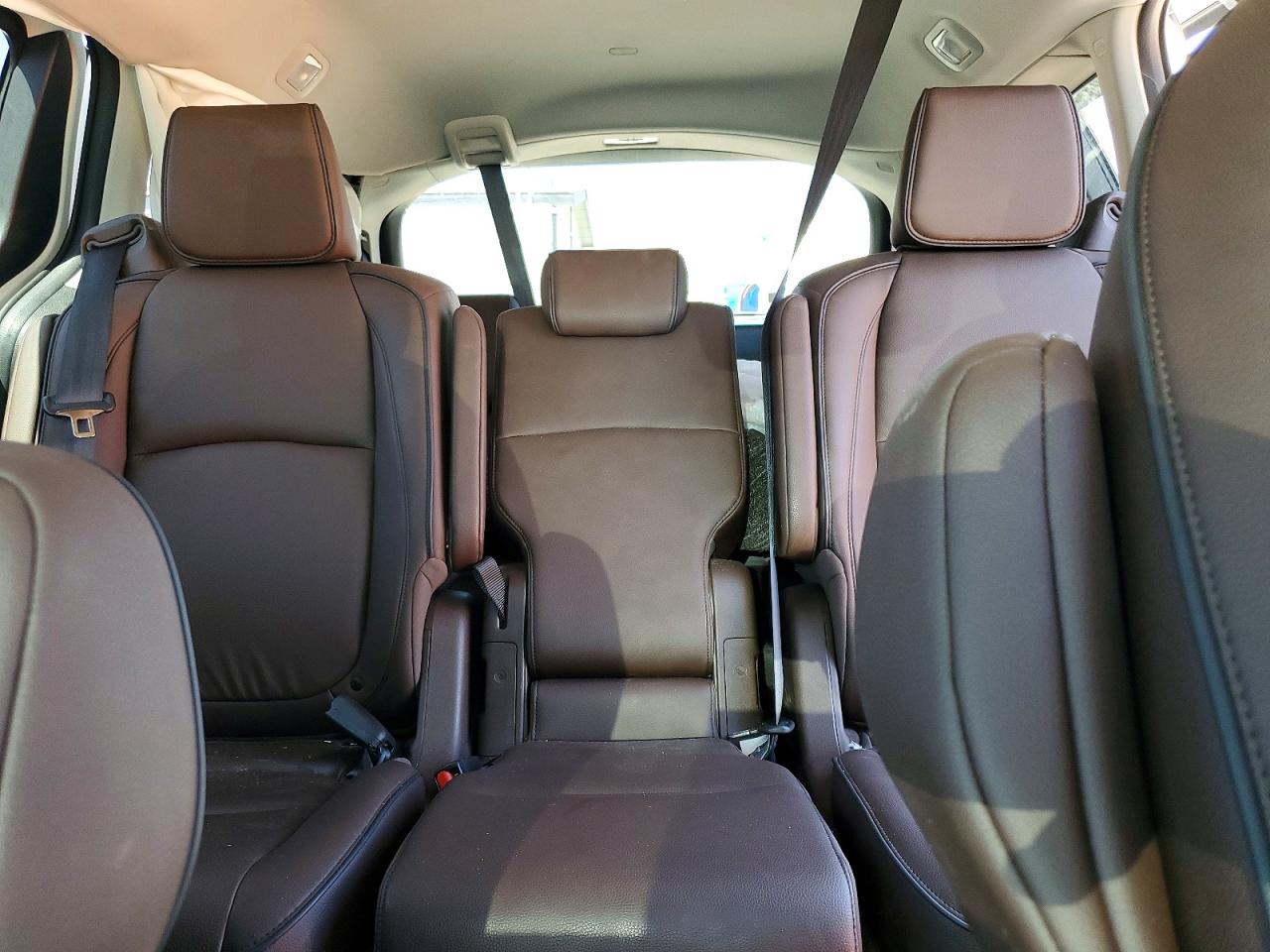 2026 Honda Odyssey Touring White vin: 5FNRL6H82TB012491