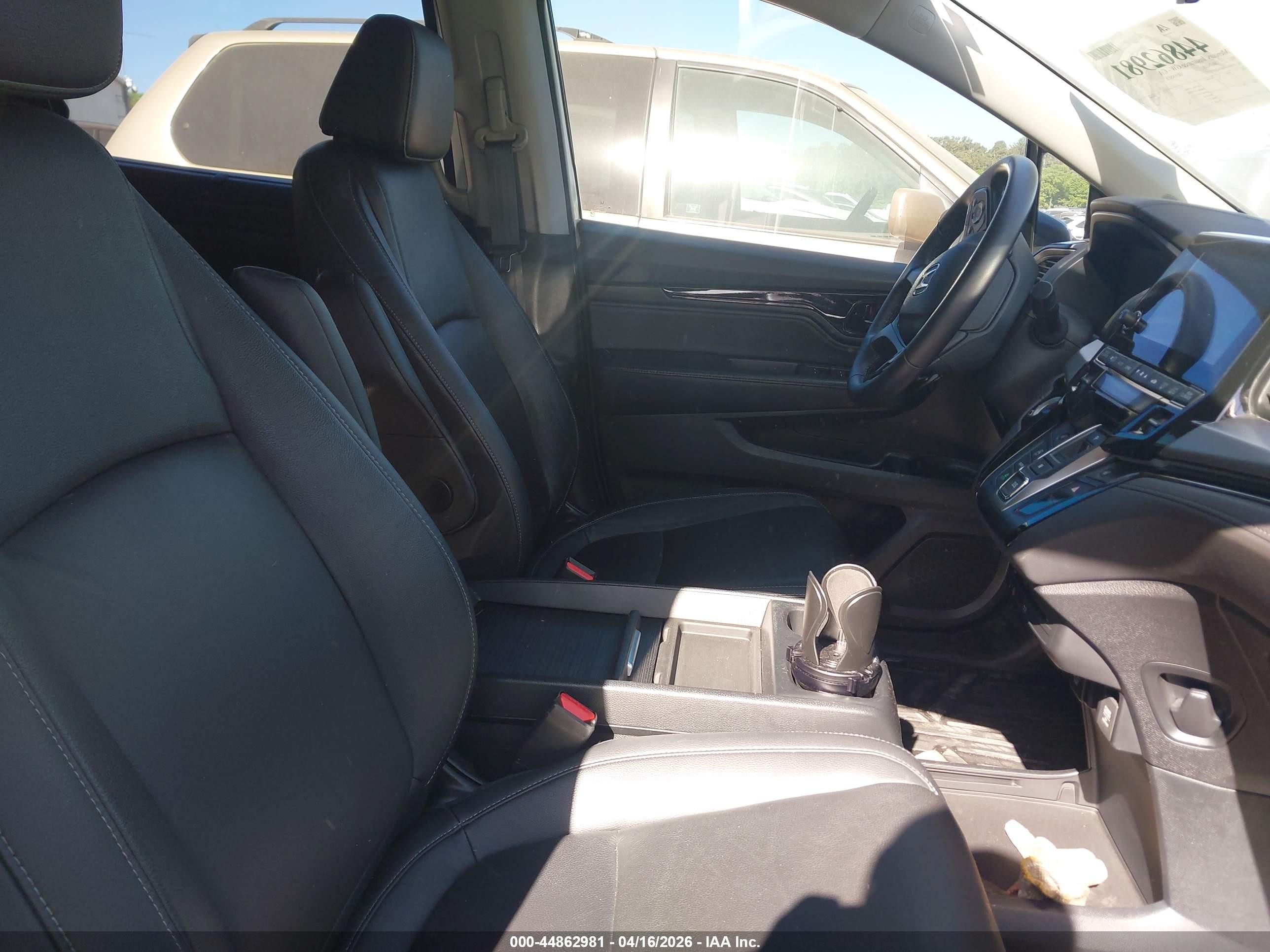 2021 Honda Odyssey Touring Белый vin: 5FNRL6H83MB007320