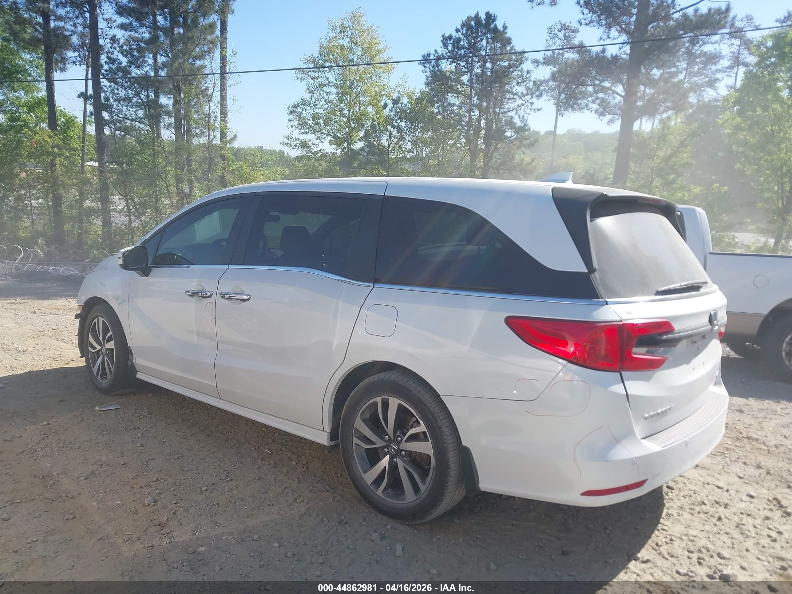 2021 Honda Odyssey Touring Белый vin: 5FNRL6H83MB007320