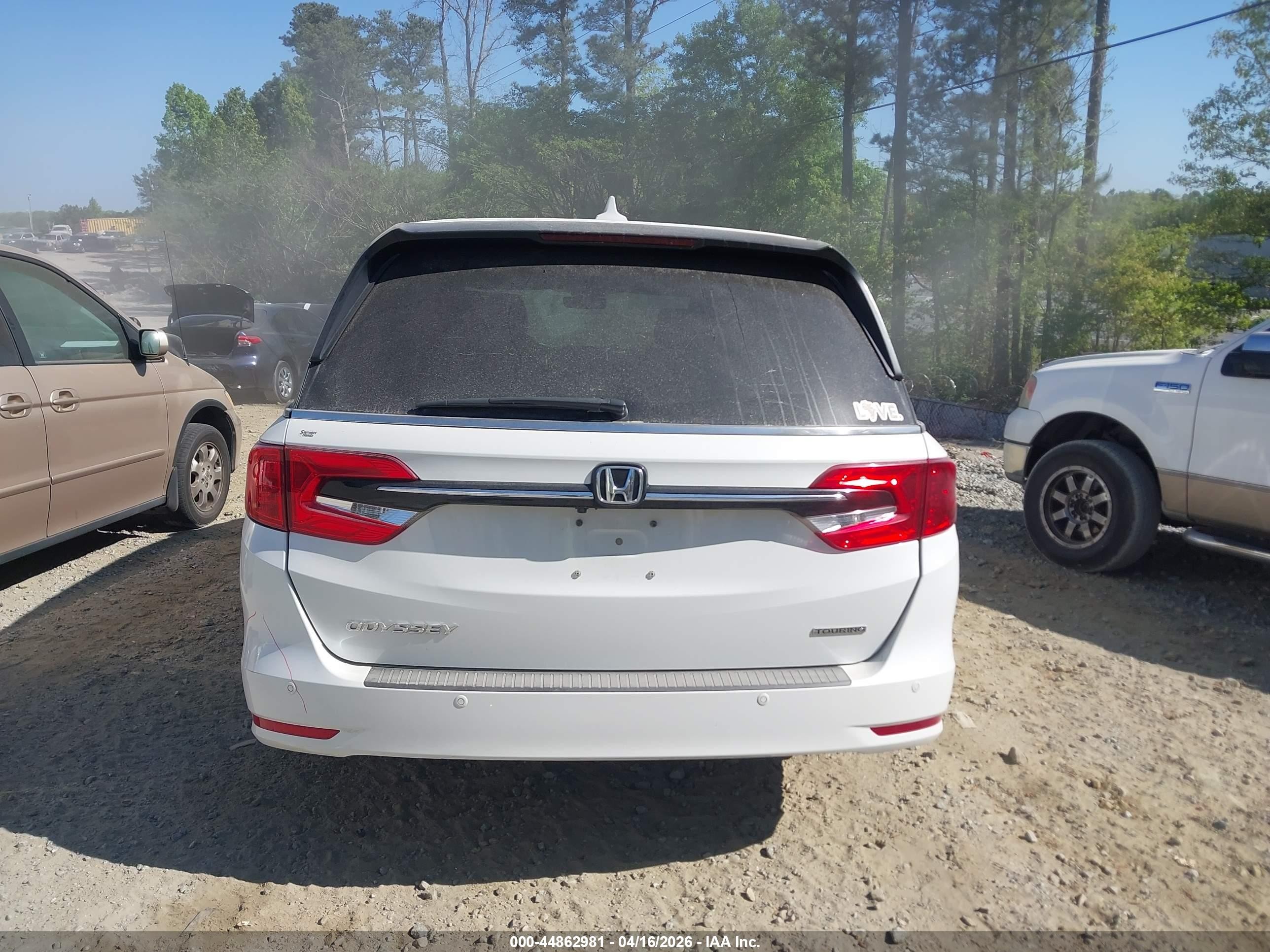 2021 Honda Odyssey Touring Белый vin: 5FNRL6H83MB007320