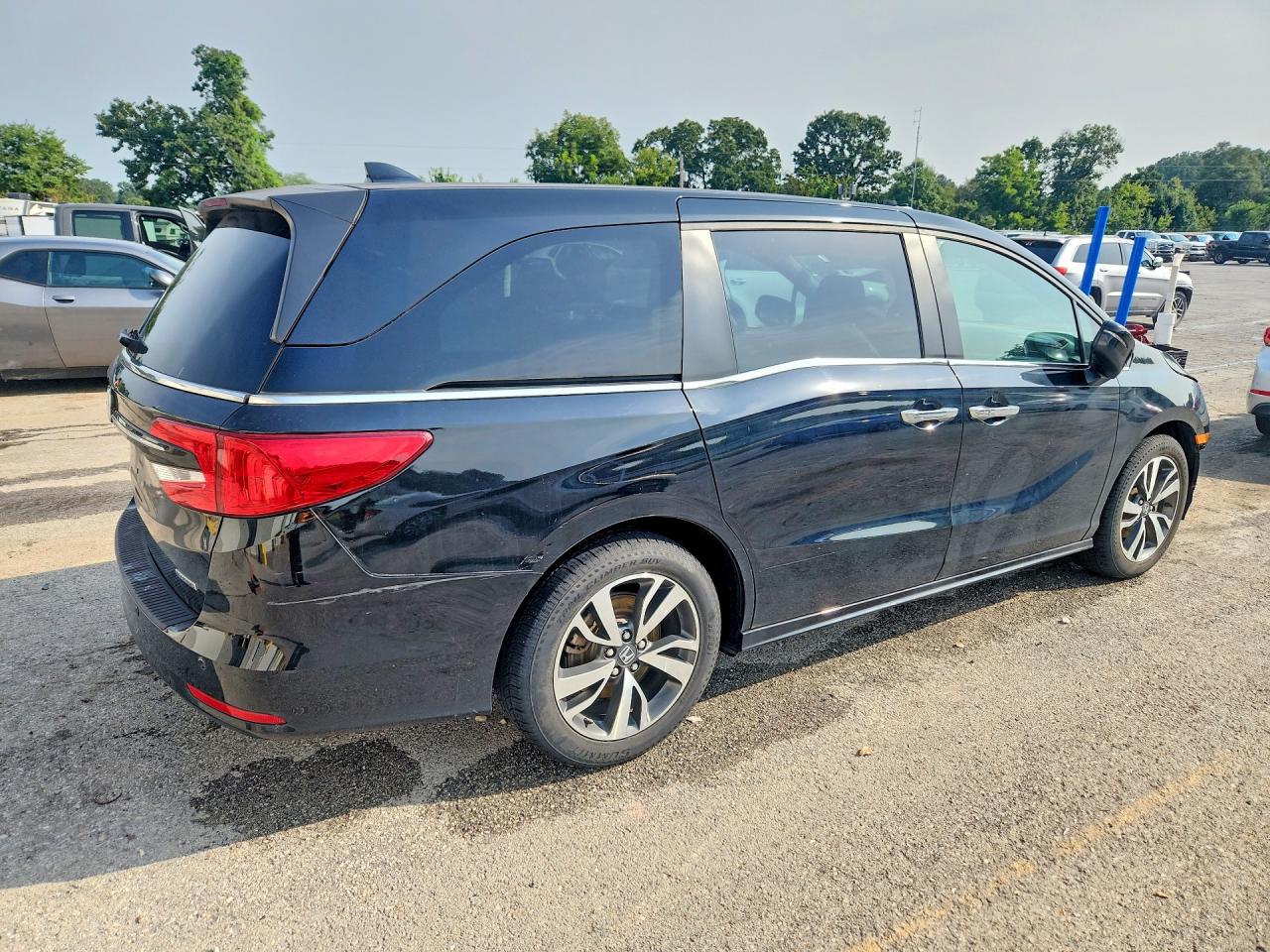 2022 Honda Odyssey Touring Black vin: 5FNRL6H83NB038083