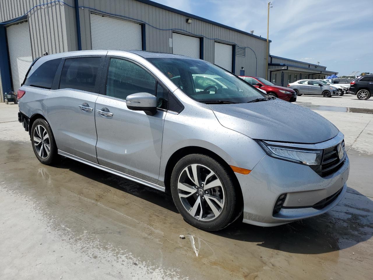 2022 Honda Odyssey Touring Silver vin: 5FNRL6H83NB067714