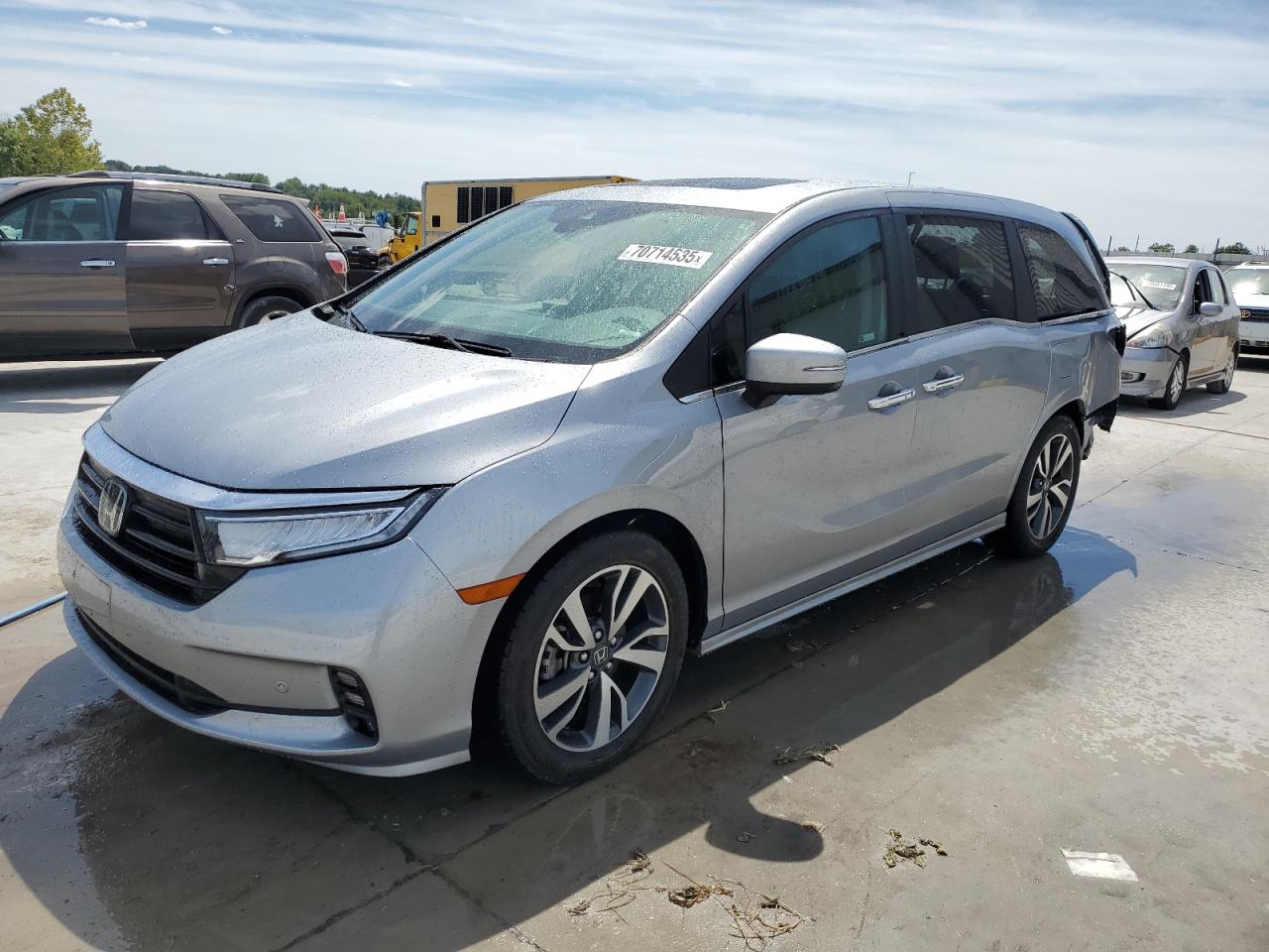 2022 Honda Odyssey Touring Silver vin: 5FNRL6H83NB067714