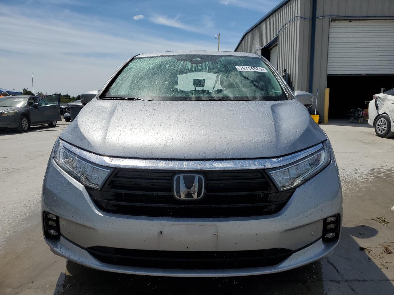 2022 Honda Odyssey Touring Silver vin: 5FNRL6H83NB067714