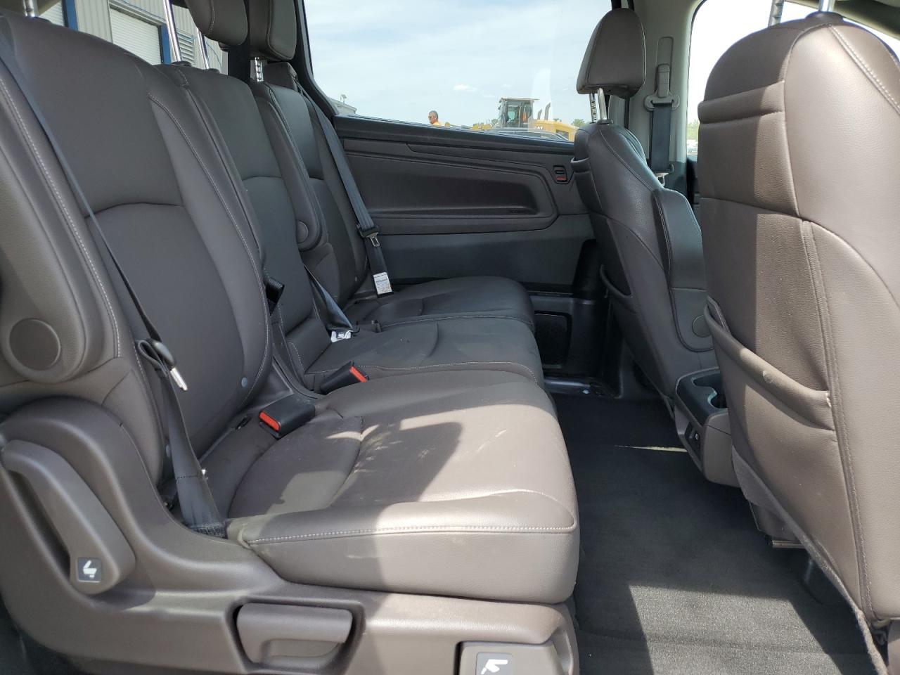 2022 Honda Odyssey Touring Silver vin: 5FNRL6H83NB067714
