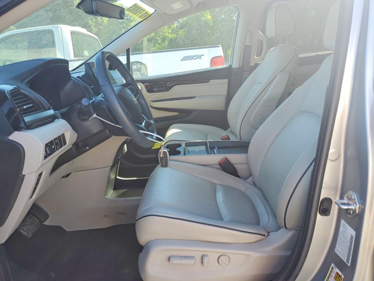 2025 Honda Odyssey Touring Серебряный vin: 5FNRL6H85SB009289