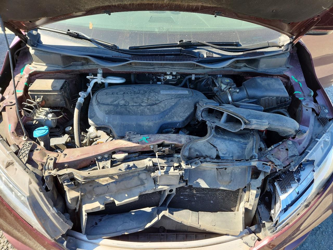 2018 Honda Odyssey Touring Burgundy vin: 5FNRL6H86JB023748