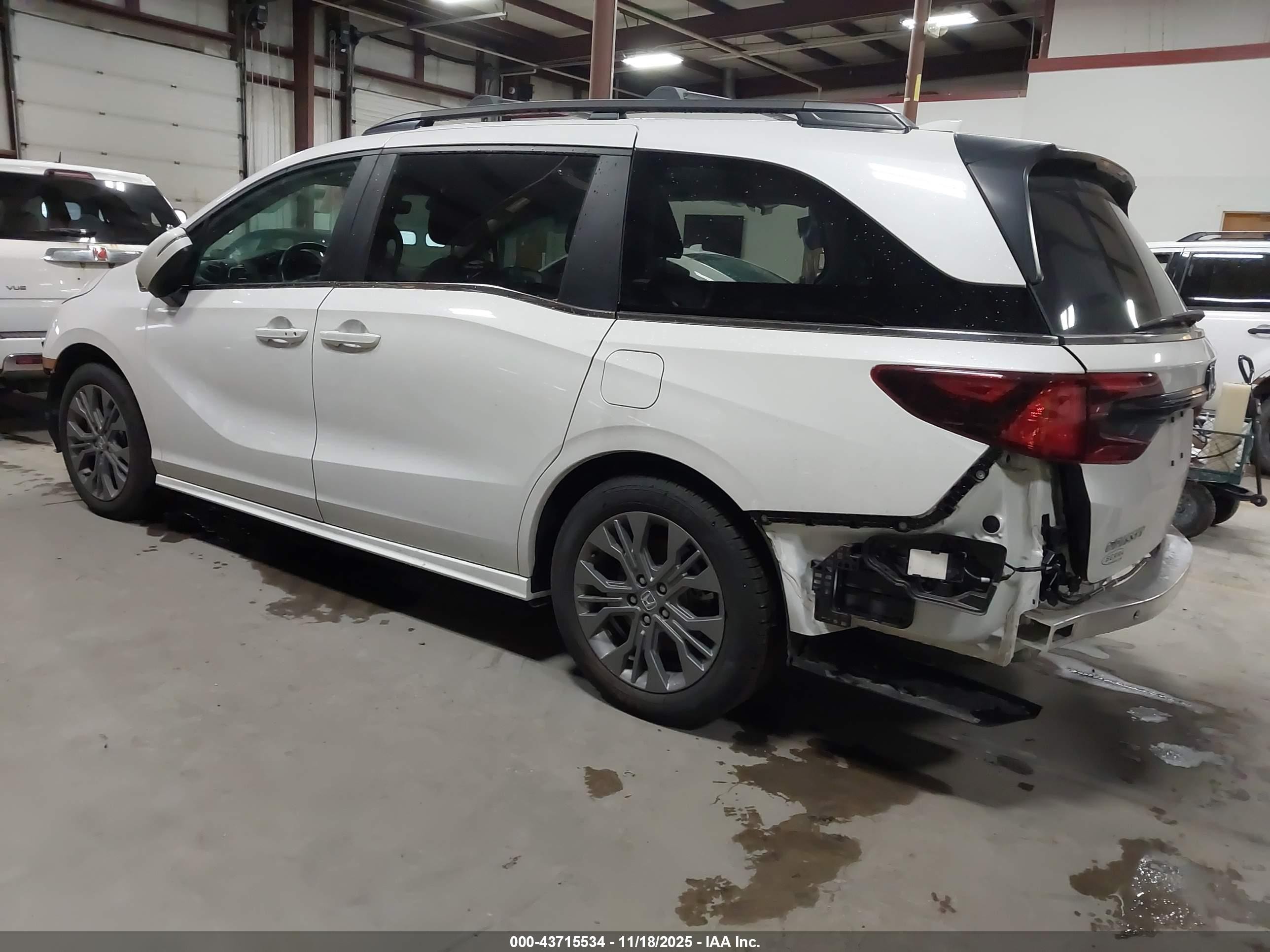 2025 Honda Odyssey Touring Белый vin: 5FNRL6H86SB045721