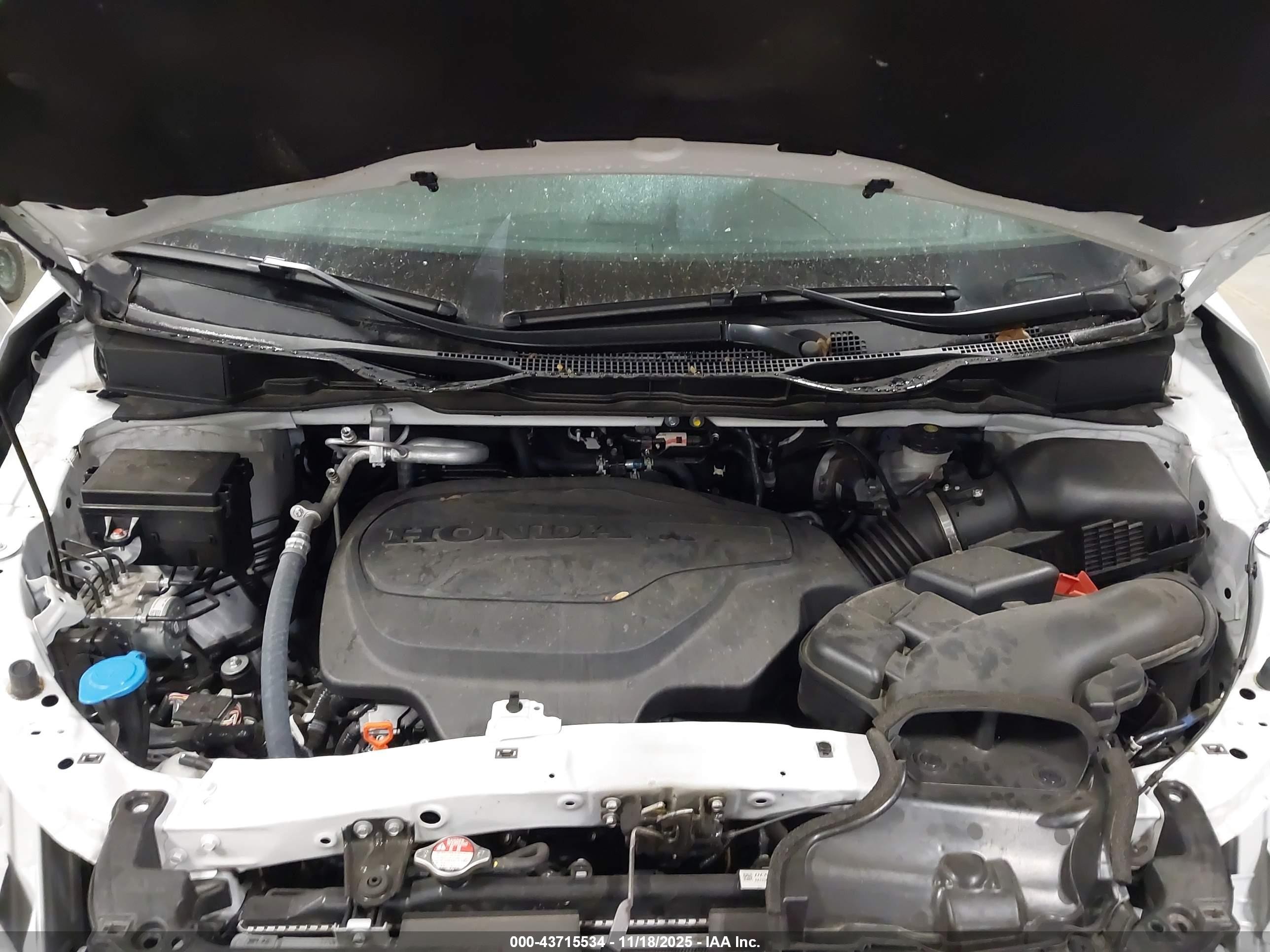 2025 Honda Odyssey Touring Белый vin: 5FNRL6H86SB045721