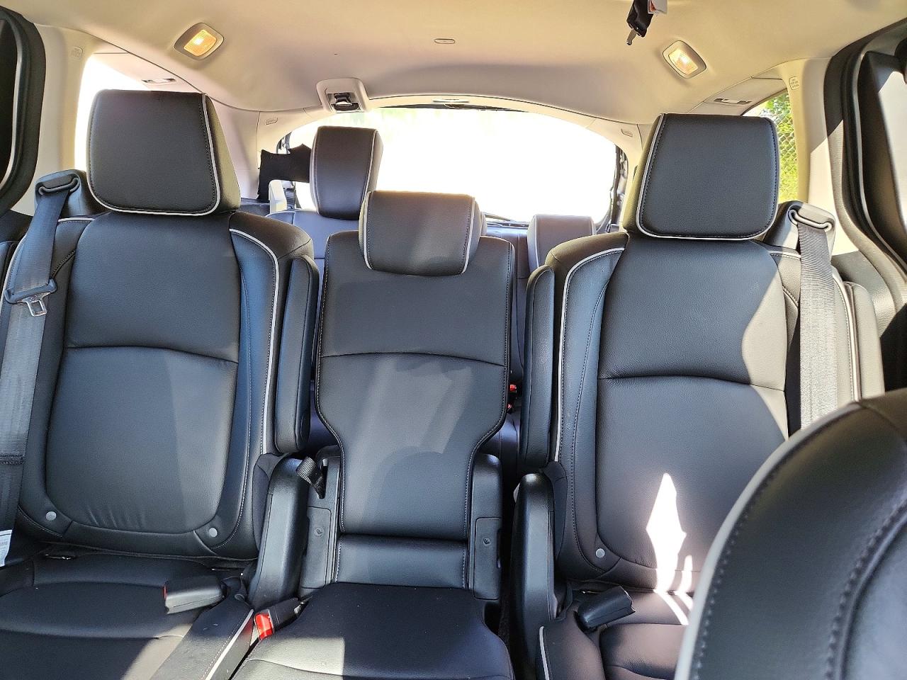 2026 Honda Odyssey Touring Серебряный vin: 5FNRL6H86TB031982
