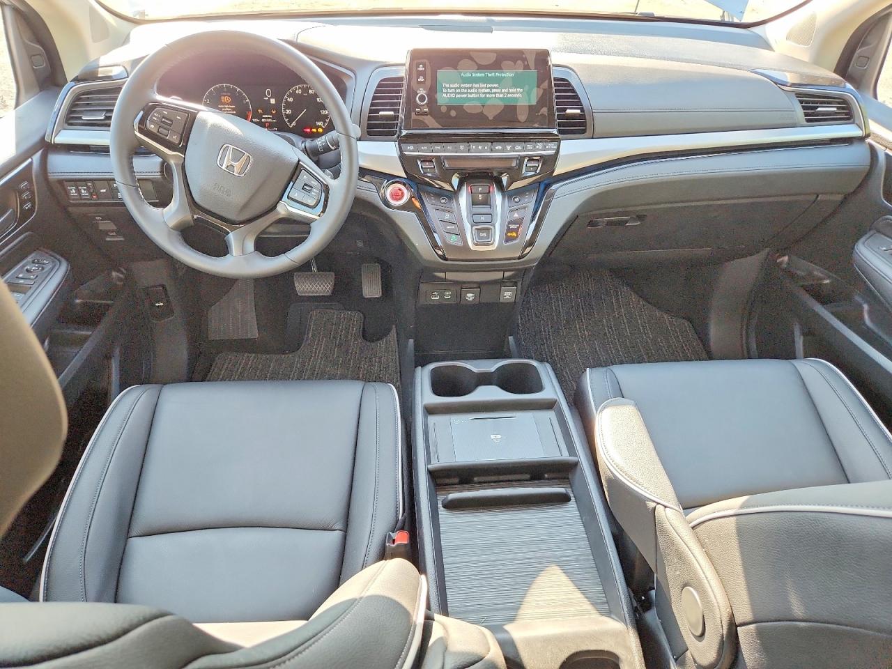 2026 Honda Odyssey Touring Серебряный vin: 5FNRL6H86TB031982