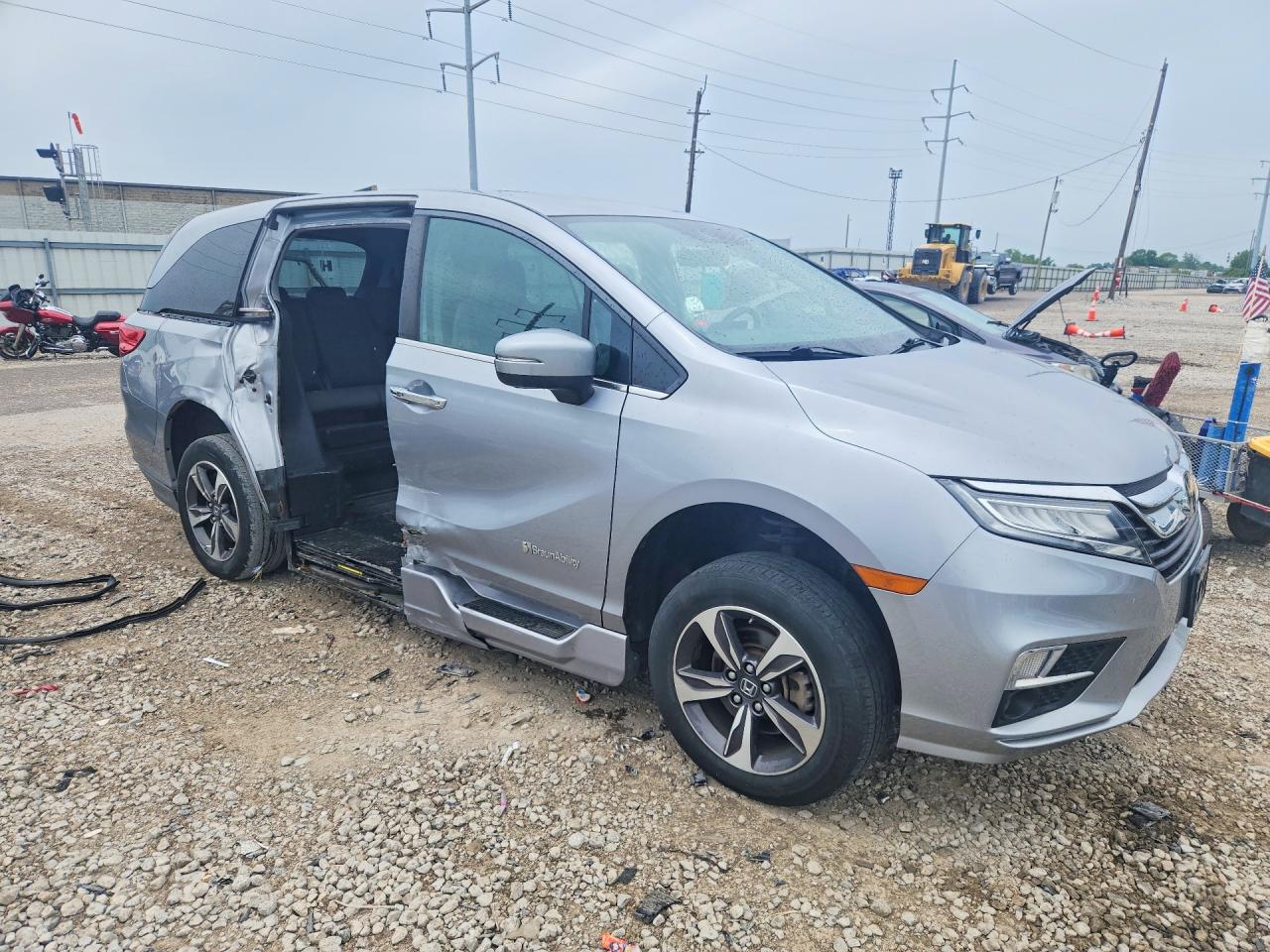 2019 Honda Odyssey Touring Silver vin: 5FNRL6H87KB093924