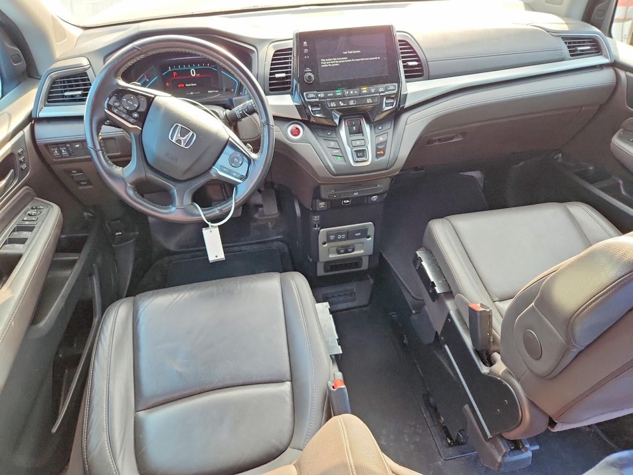 2019 Honda Odyssey Touring Silver vin: 5FNRL6H87KB093924