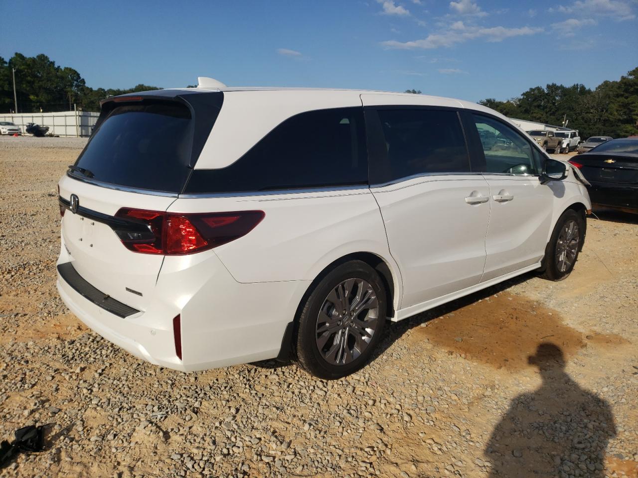 2025 Honda Odyssey Touring Белый vin: 5FNRL6H87SB050927