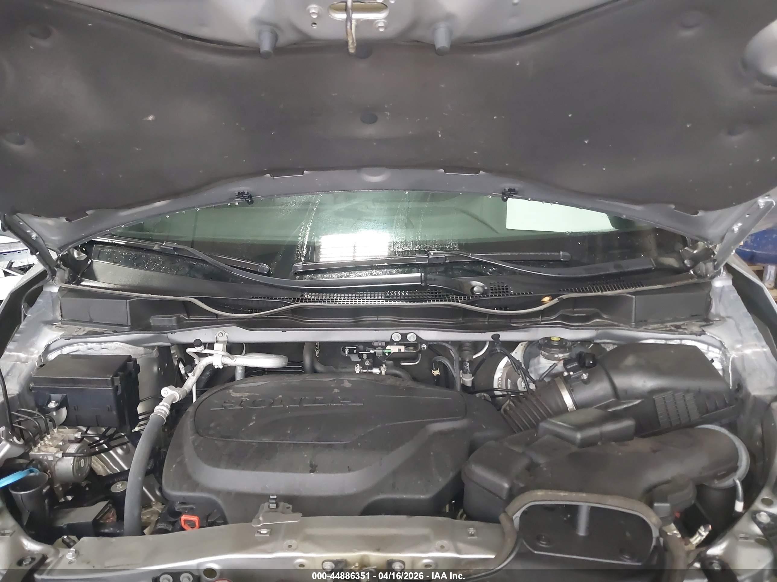 2024 Honda Odyssey Touring Silver vin: 5FNRL6H88RB058688