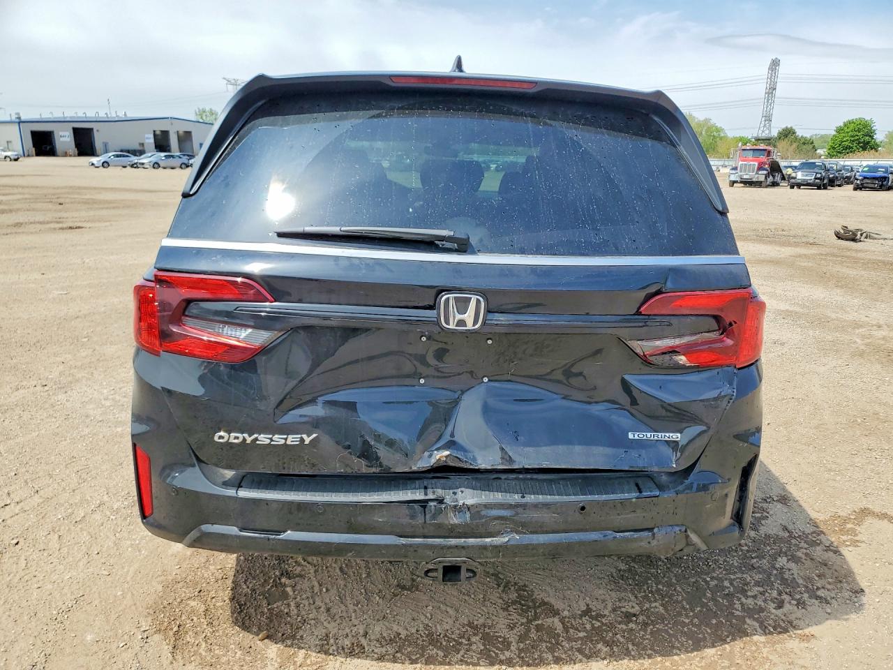 2026 Honda Odyssey Touring Black vin: 5FNRL6H89TB017512