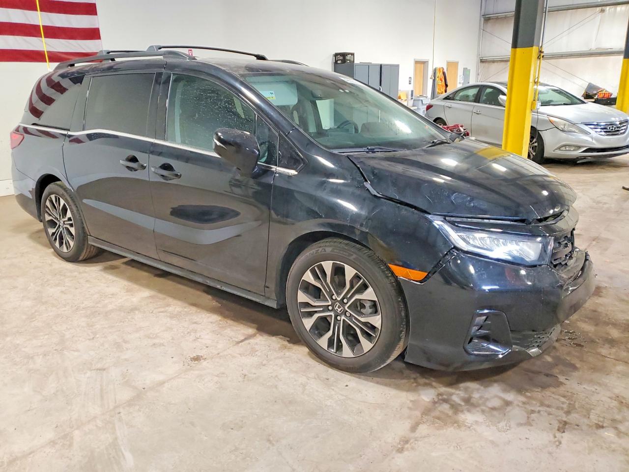 2025 Honda Odyssey Elite Silver vin: 5FNRL6H90SB011010