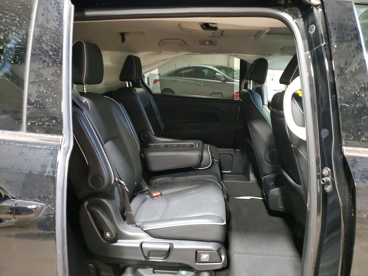 2025 Honda Odyssey Elite Silver vin: 5FNRL6H90SB011010