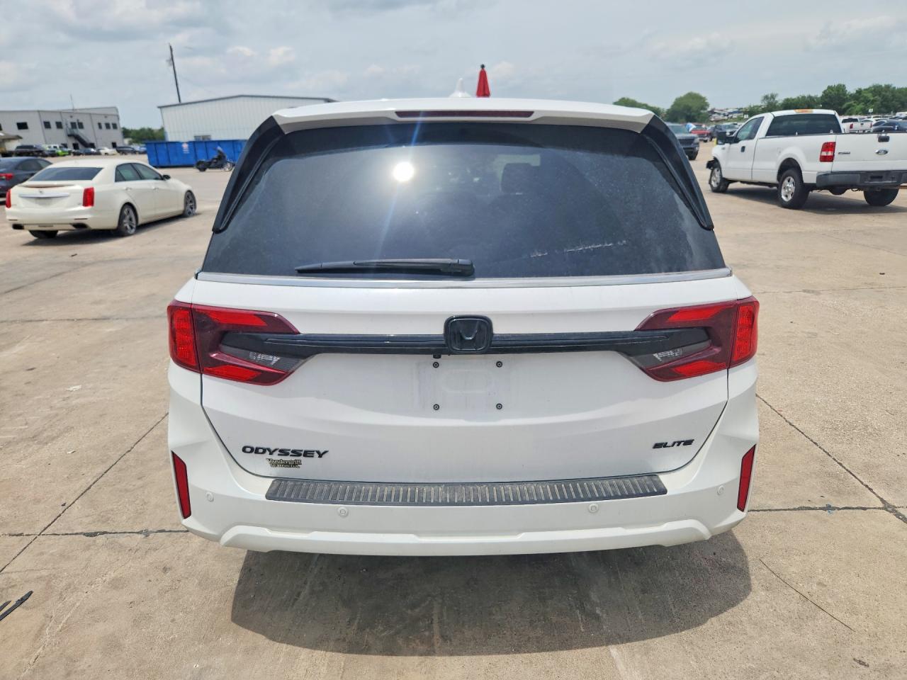 2025 Honda Odyssey Elite White vin: 5FNRL6H90SB061888