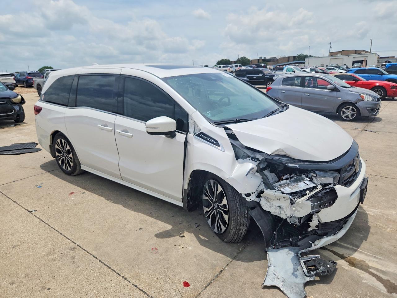 2025 Honda Odyssey Elite White vin: 5FNRL6H90SB061888