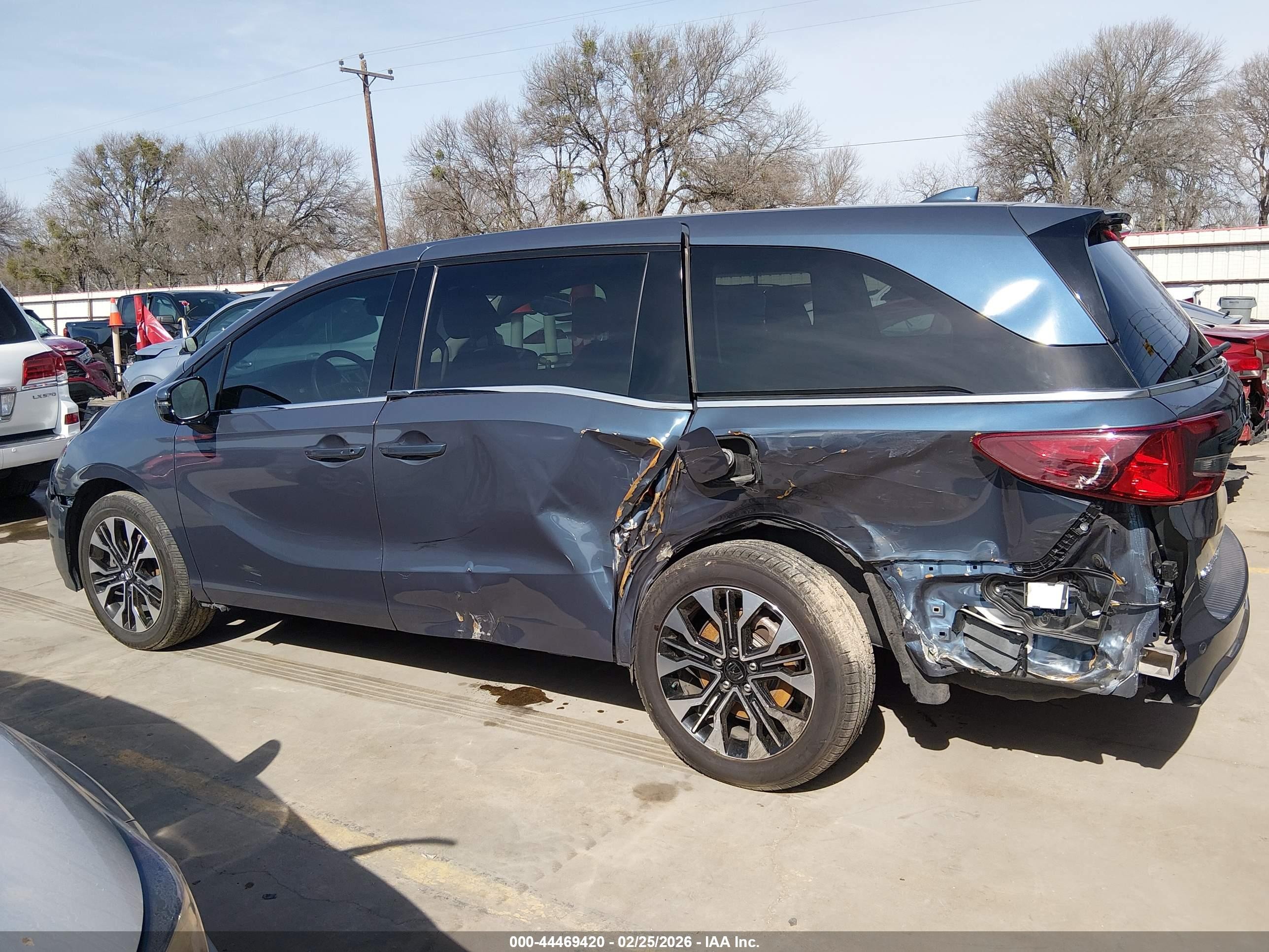 2025 Honda Odyssey Elite Blue vin: 5FNRL6H93SB017948