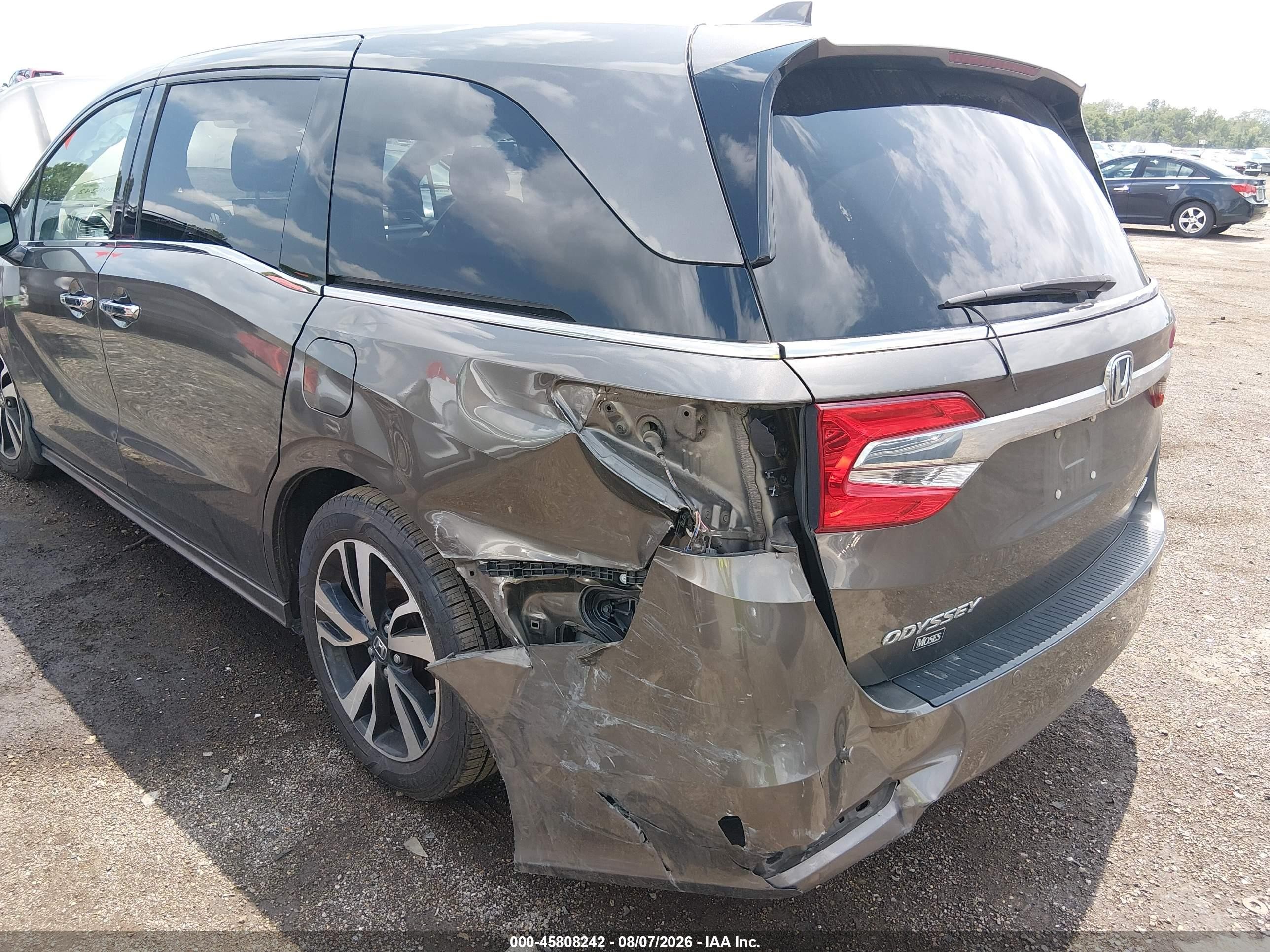 2018 Honda Odyssey Elite Brown vin: 5FNRL6H94JB055011