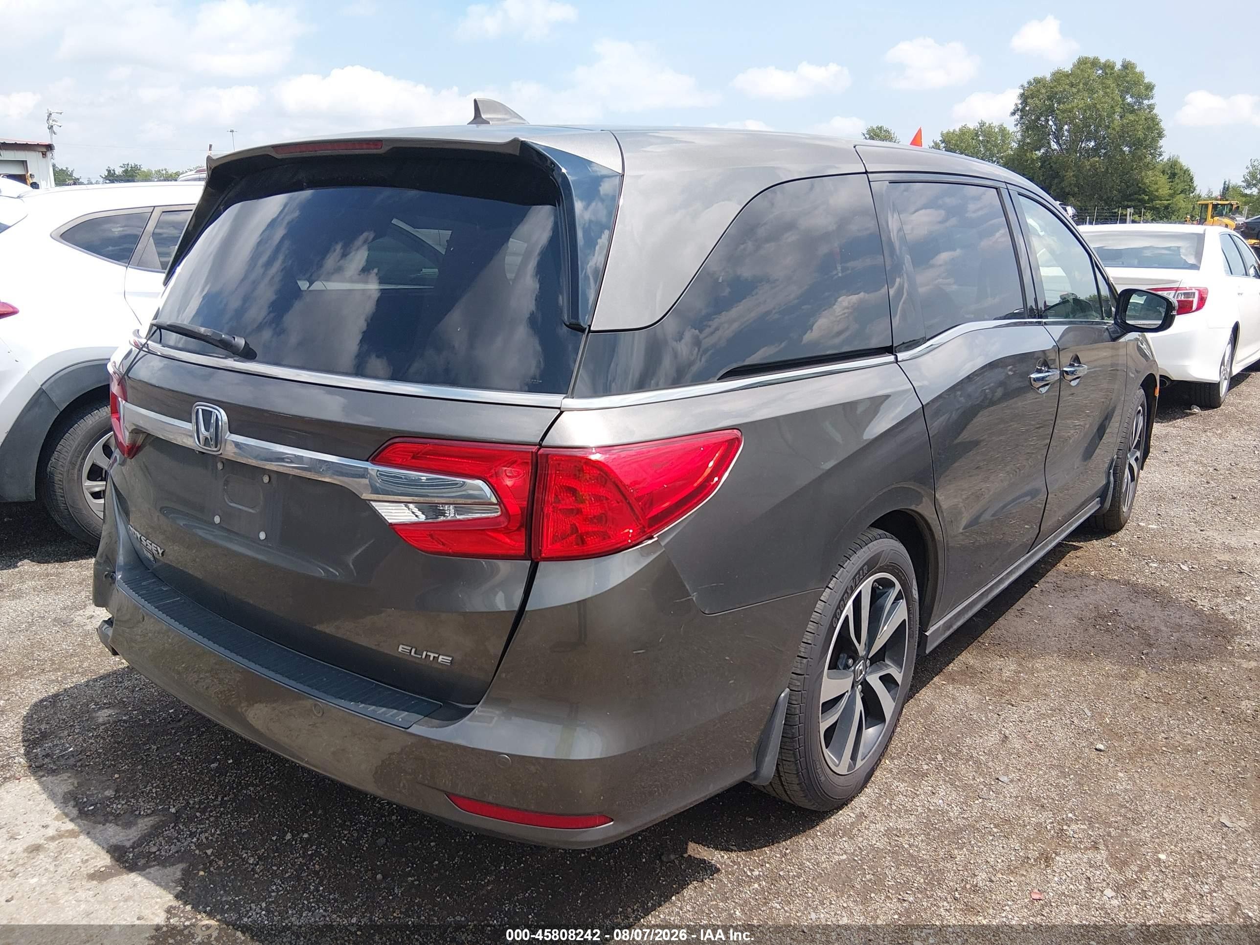 2018 Honda Odyssey Elite Brown vin: 5FNRL6H94JB055011