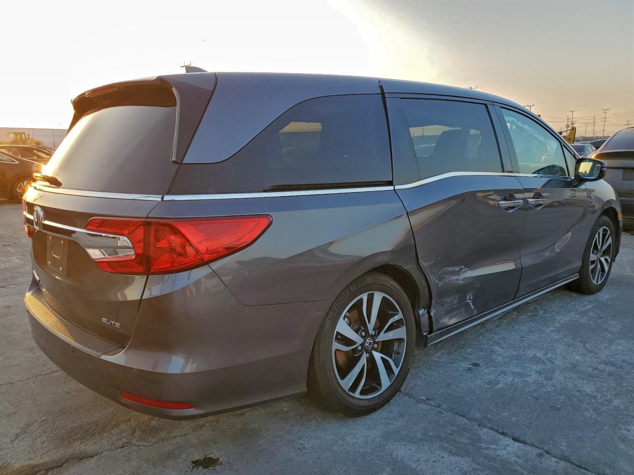 2019 Honda Odyssey Elite Gray vin: 5FNRL6H94KB016808