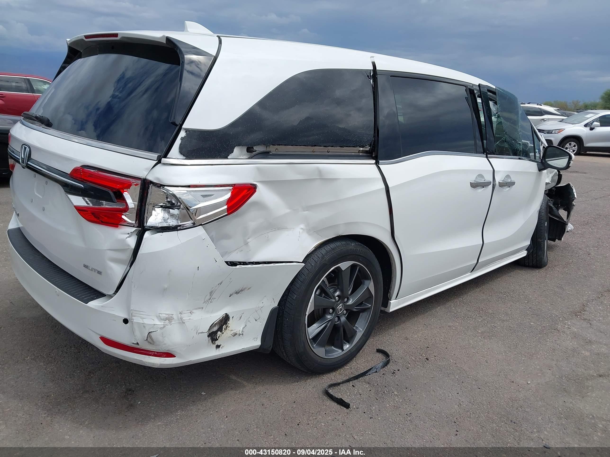 2024 Honda Odyssey Elite White vin: 5FNRL6H96RB042546