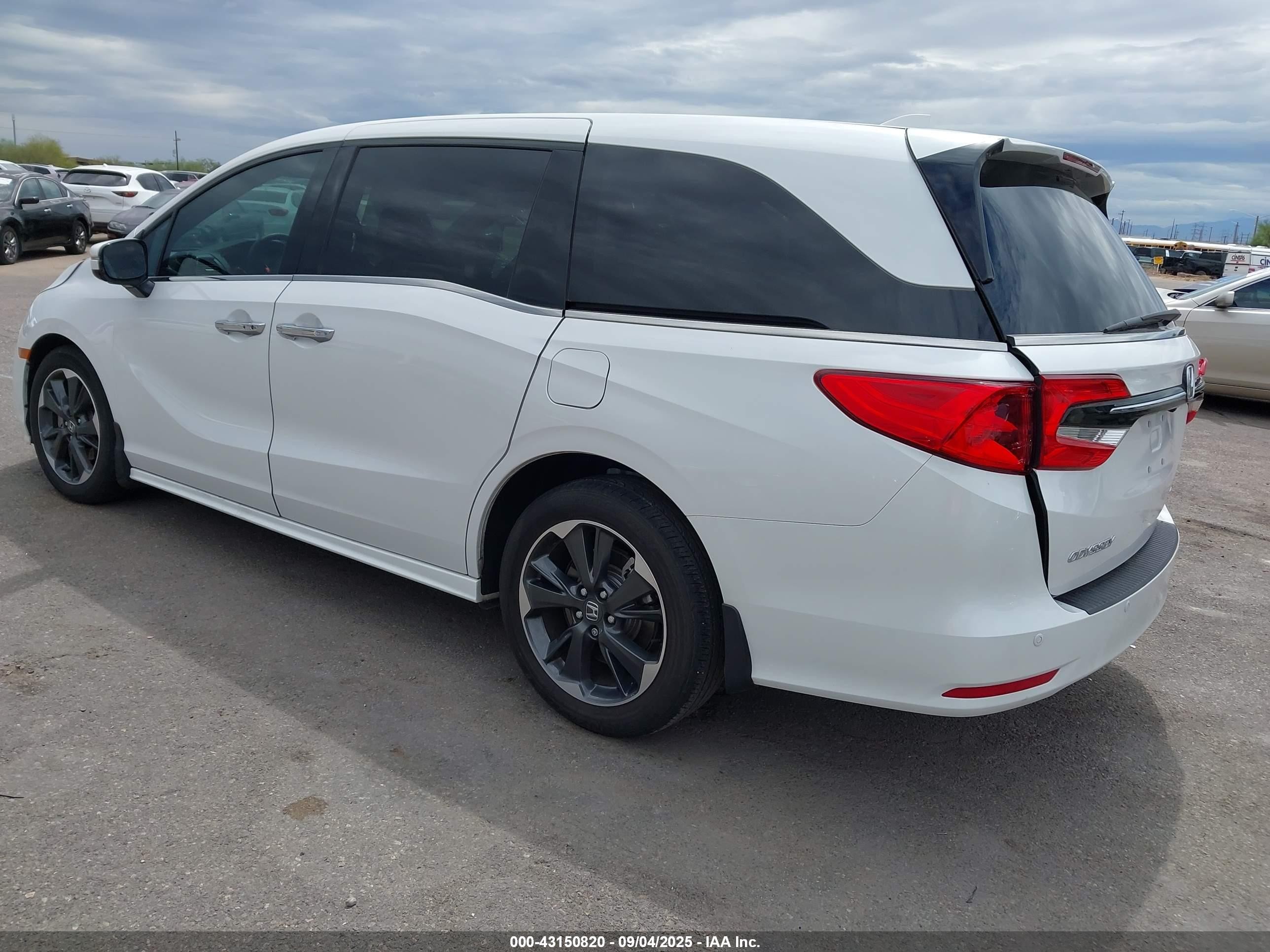 2024 Honda Odyssey Elite White vin: 5FNRL6H96RB042546