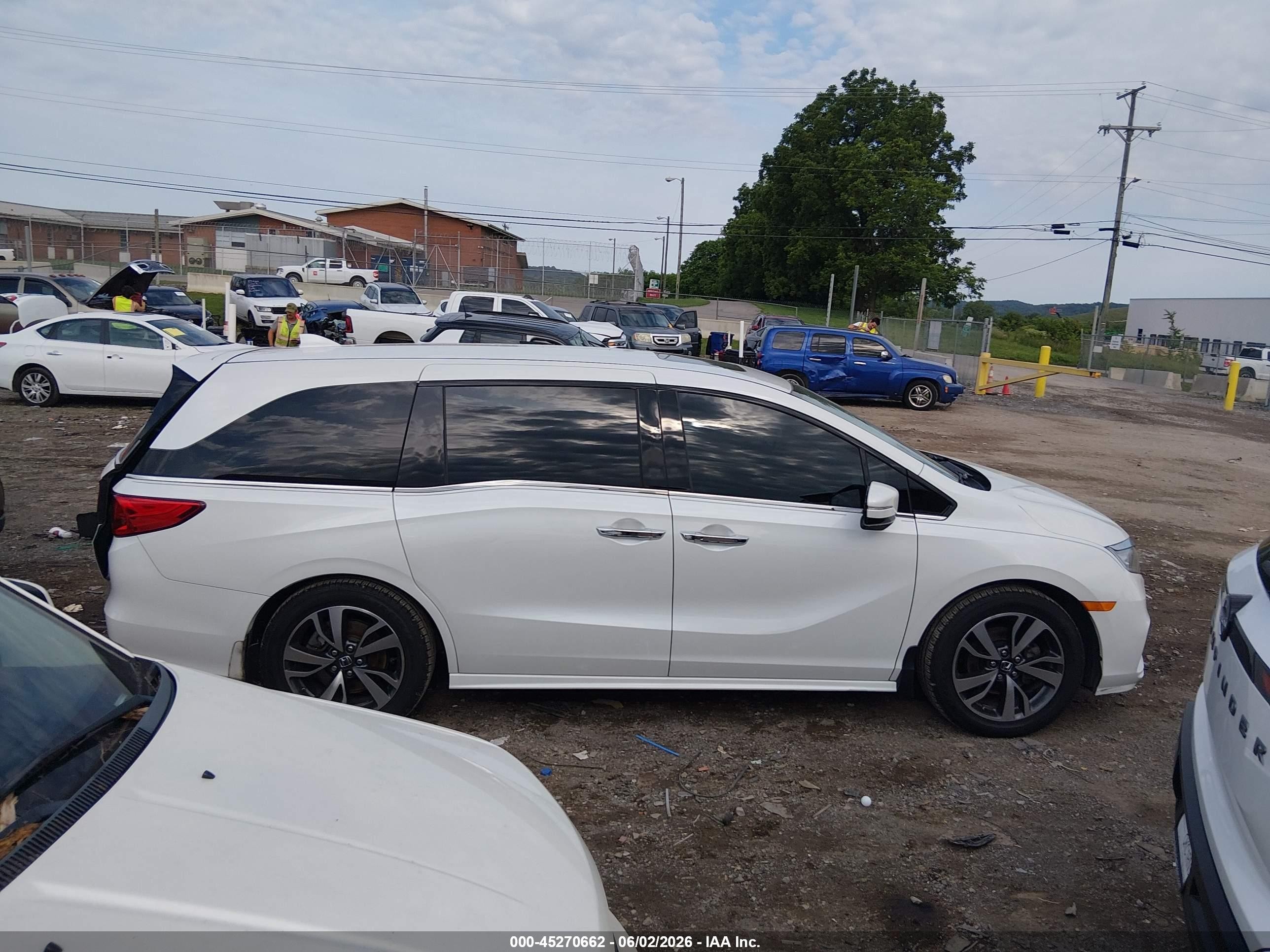 2020 Honda Odyssey Elite White vin: 5FNRL6H97LB012219
