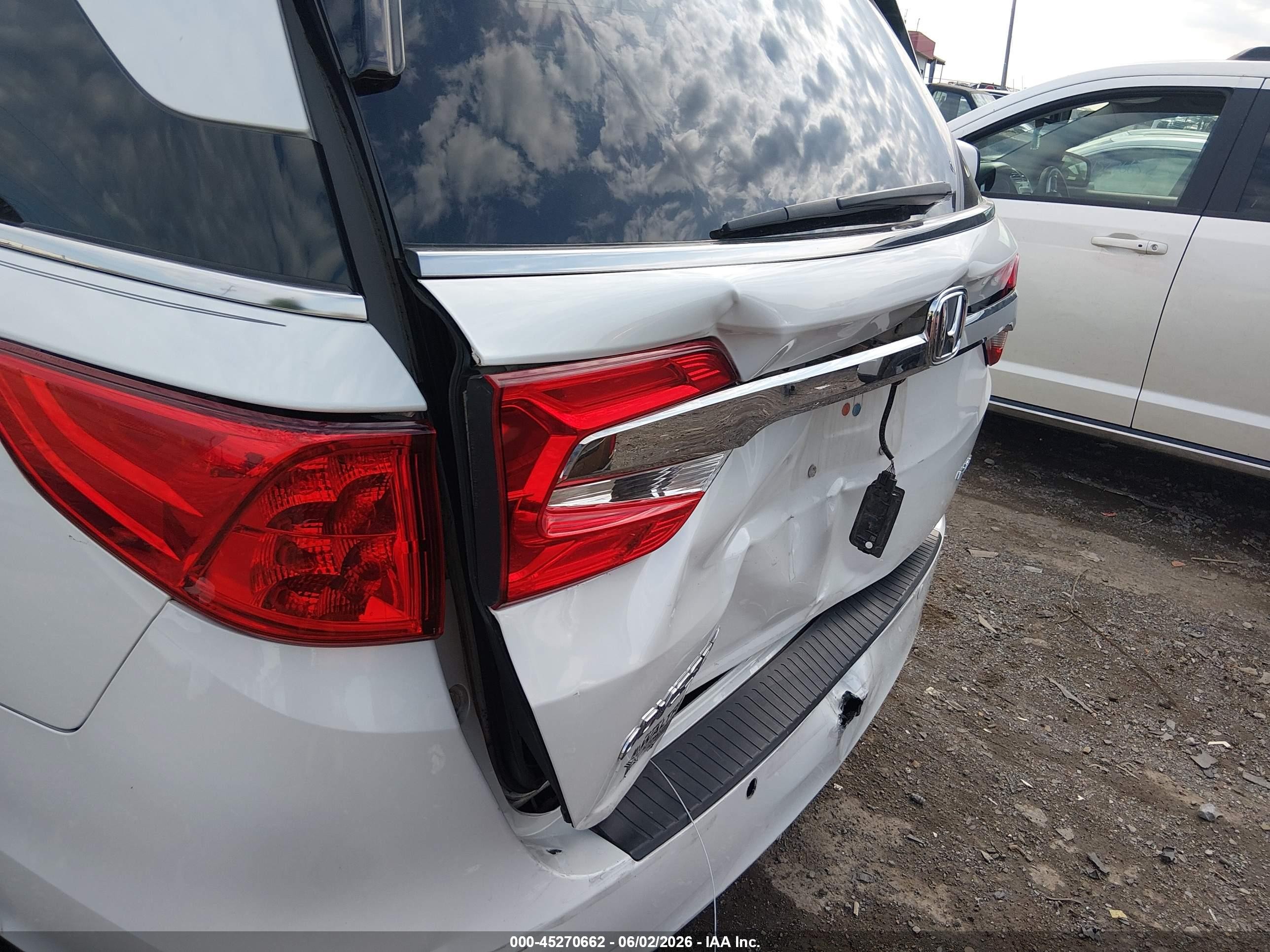 2020 Honda Odyssey Elite White vin: 5FNRL6H97LB012219
