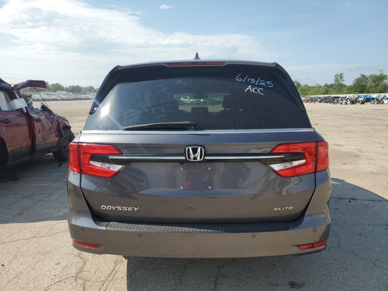 2024 Honda Odyssey Elite Gray vin: 5FNRL6H97RB004761