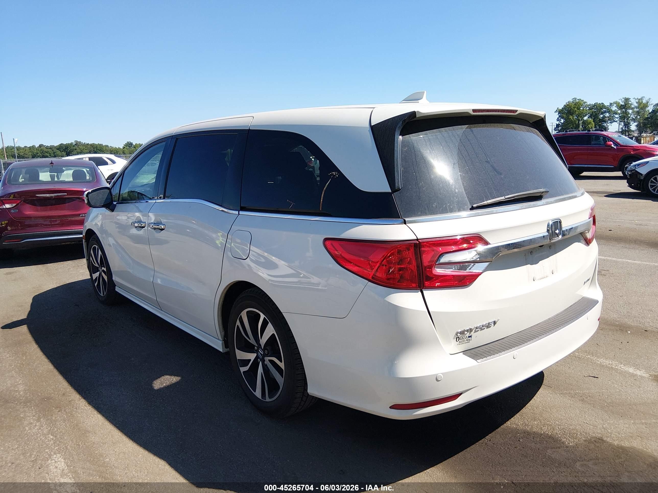 2019 Honda Odyssey Elite White vin: 5FNRL6H98KB117897