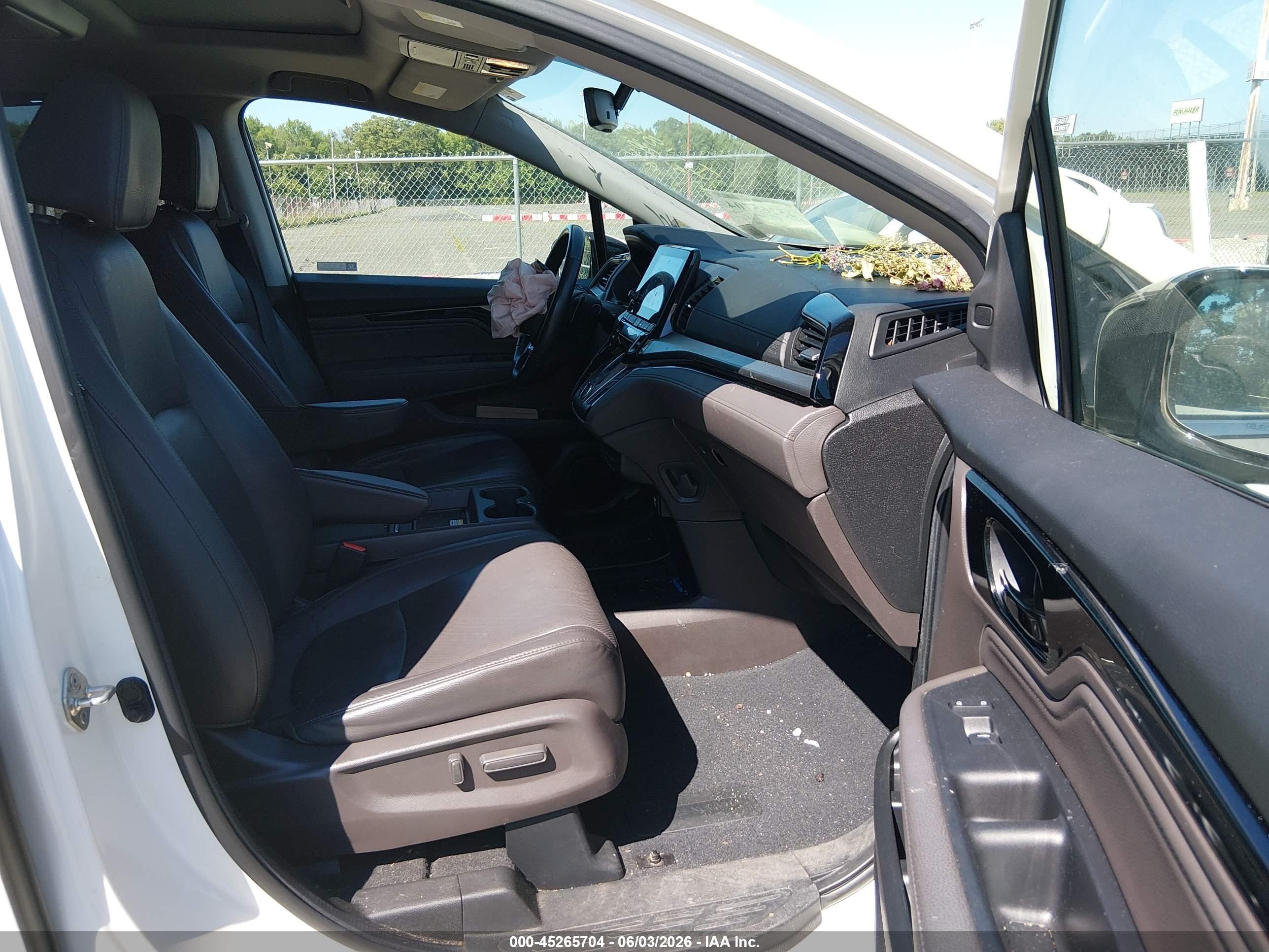 2019 Honda Odyssey Elite White vin: 5FNRL6H98KB117897