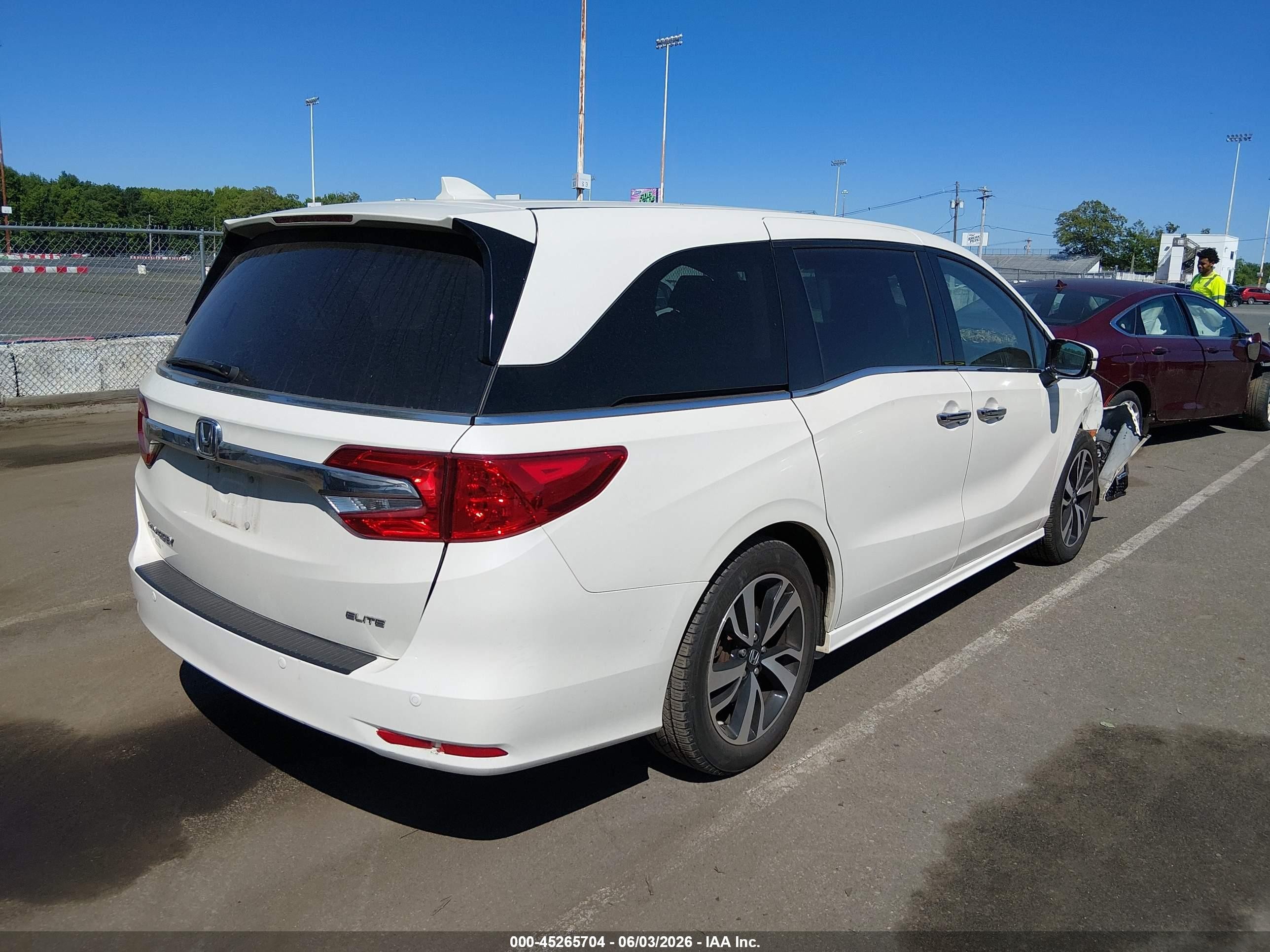2019 Honda Odyssey Elite White vin: 5FNRL6H98KB117897