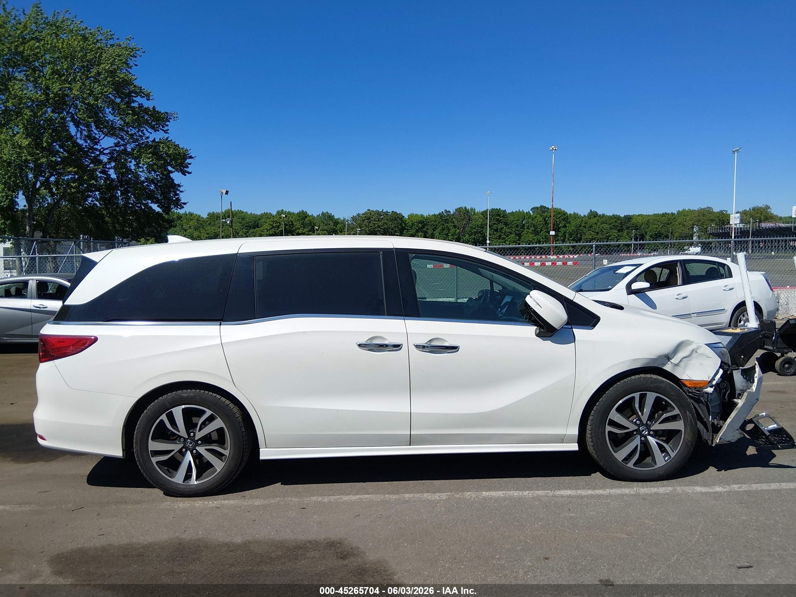 2019 Honda Odyssey Elite White vin: 5FNRL6H98KB117897