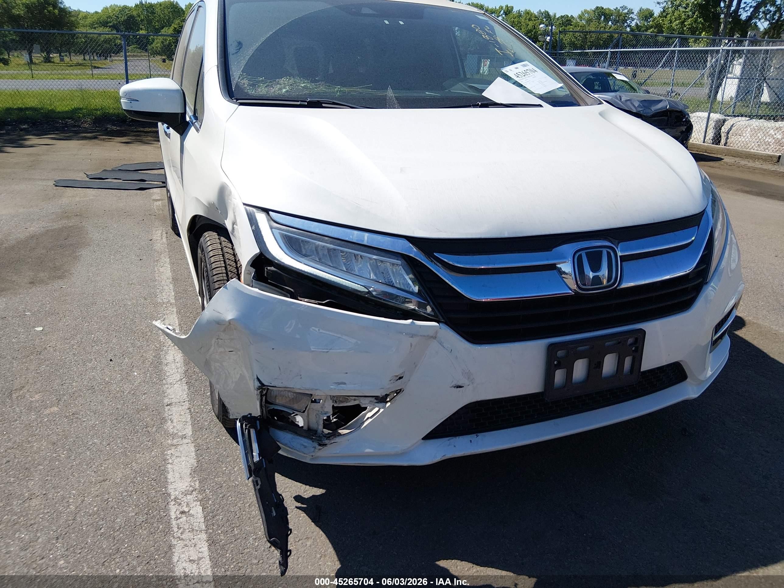 2019 Honda Odyssey Elite White vin: 5FNRL6H98KB117897