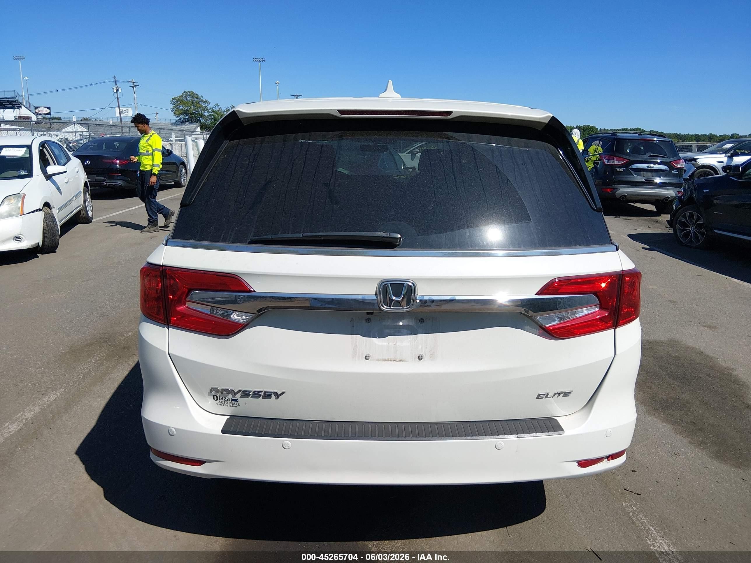 2019 Honda Odyssey Elite White vin: 5FNRL6H98KB117897