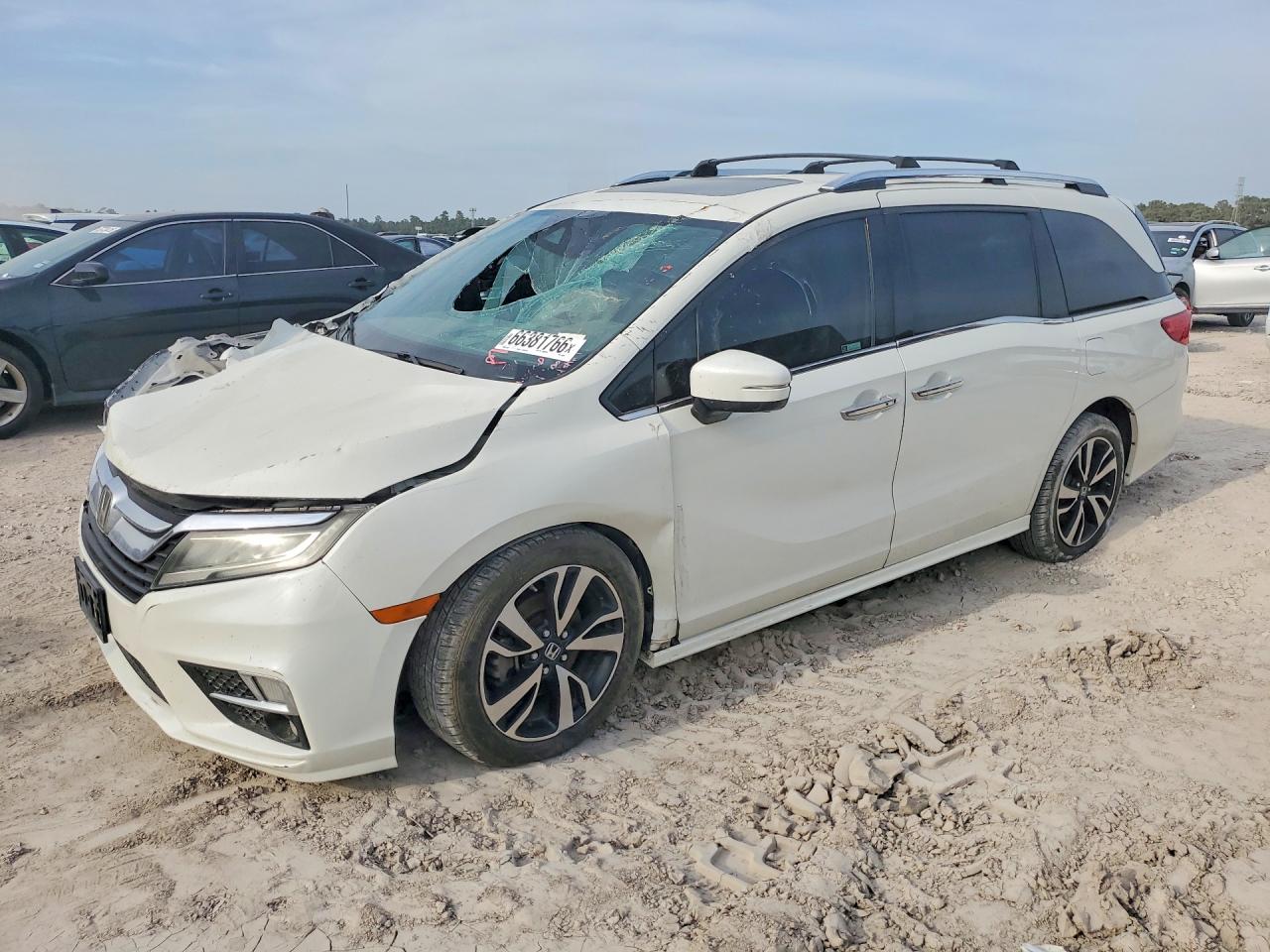2018 Honda Odyssey Elite White vin: 5FNRL6H9XJB065266