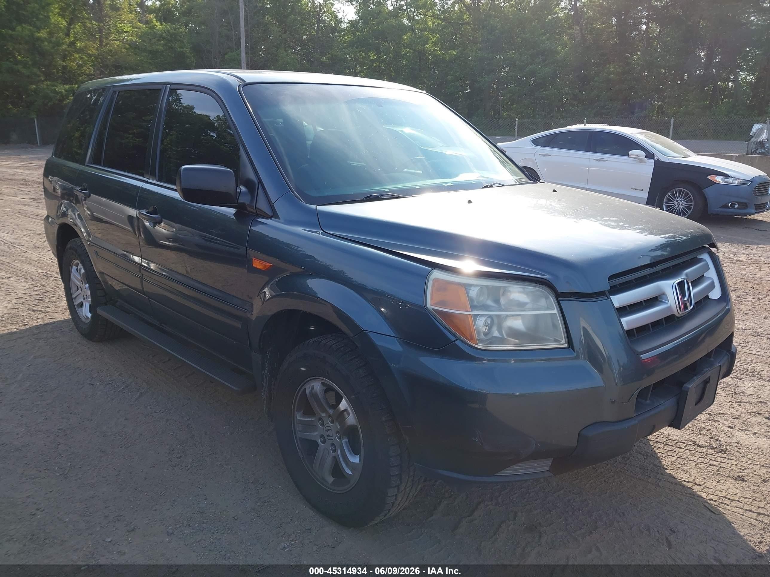 2006 Honda Pilot Lx Gray vin: 5FNYF18106B027570
