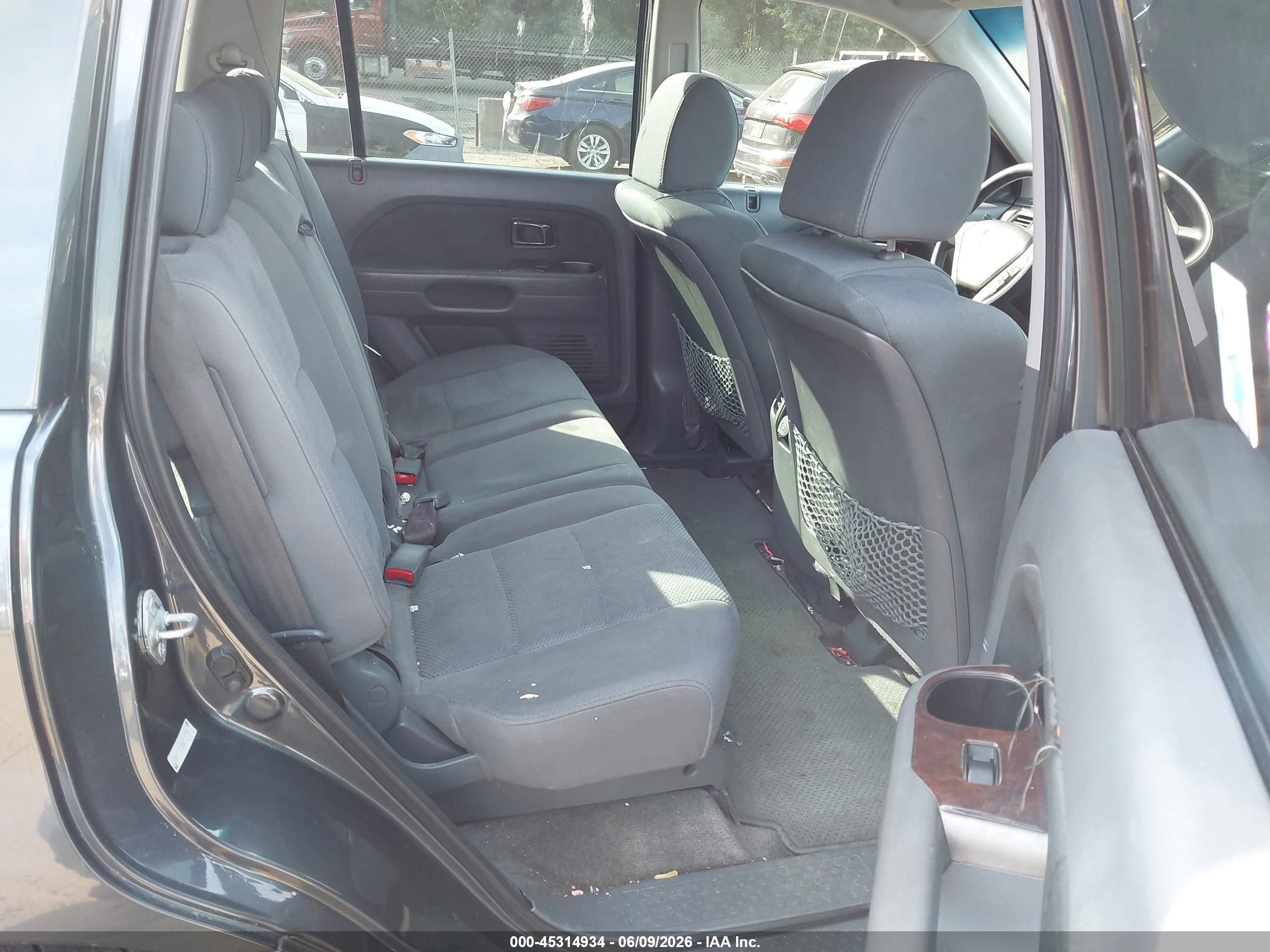 2006 Honda Pilot Lx Gray vin: 5FNYF18106B027570