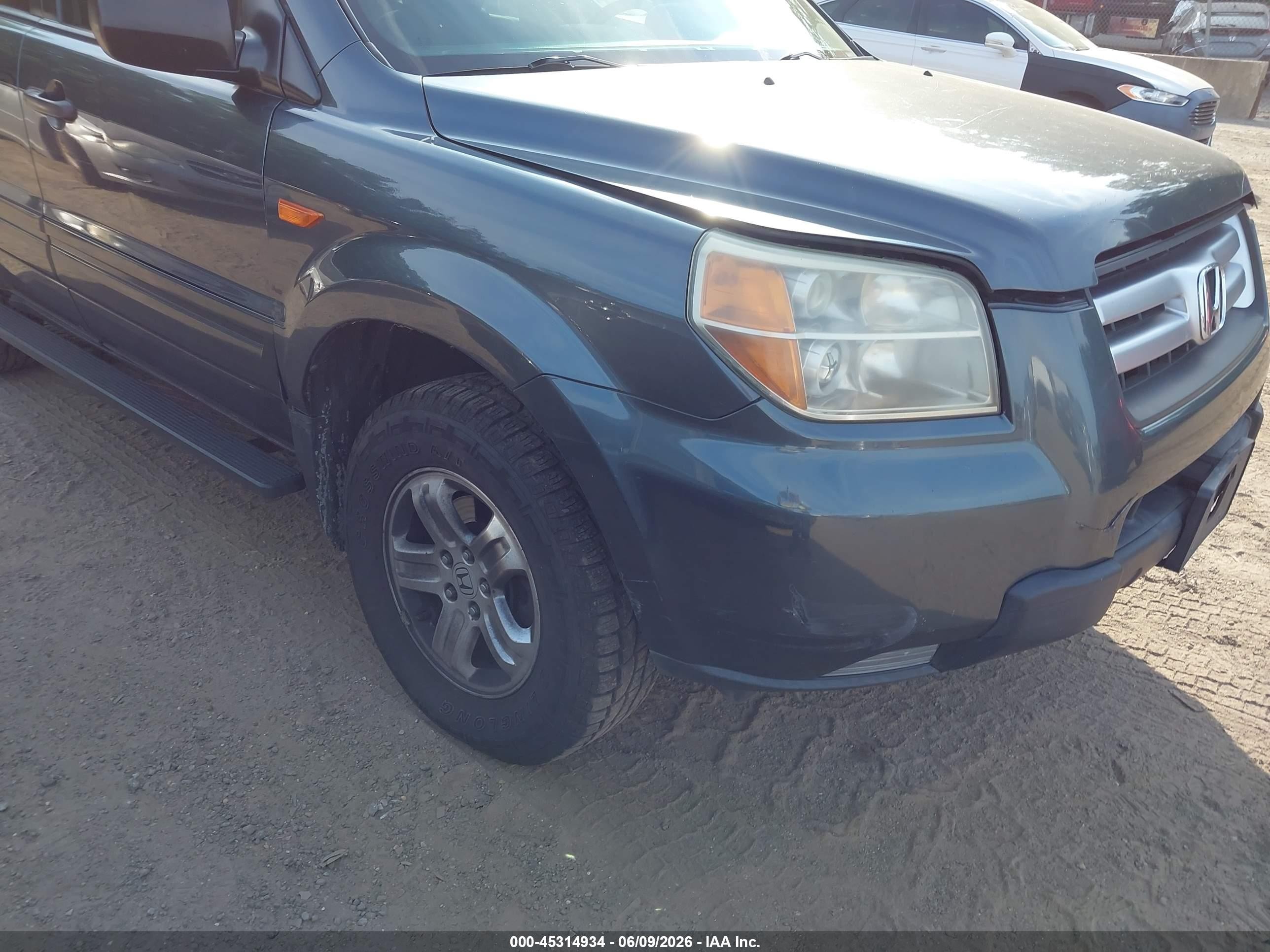 2006 Honda Pilot Lx Gray vin: 5FNYF18106B027570