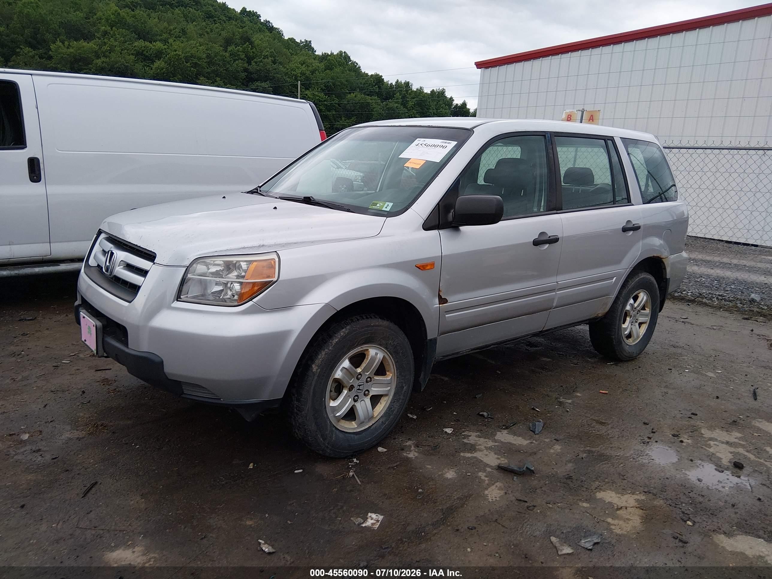 2007 Honda Pilot Lx Silver vin: 5FNYF18117B024436