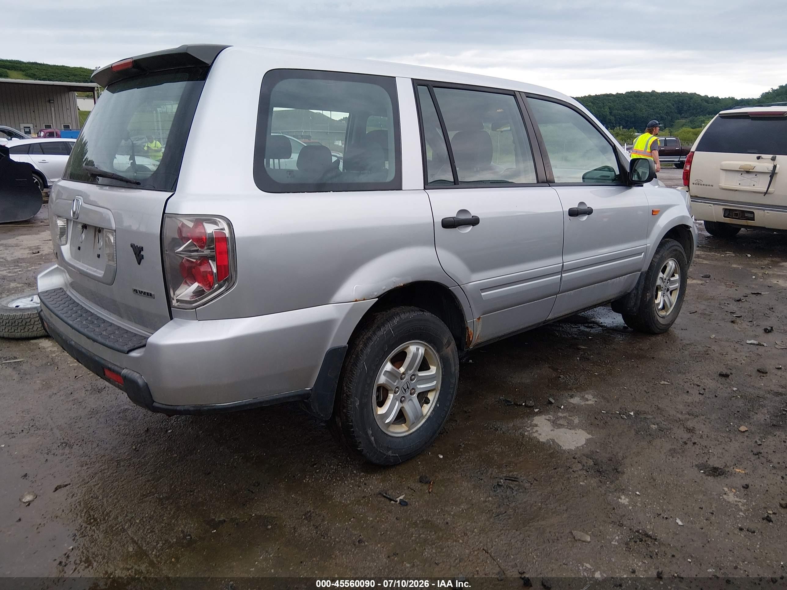 2007 Honda Pilot Lx Silver vin: 5FNYF18117B024436