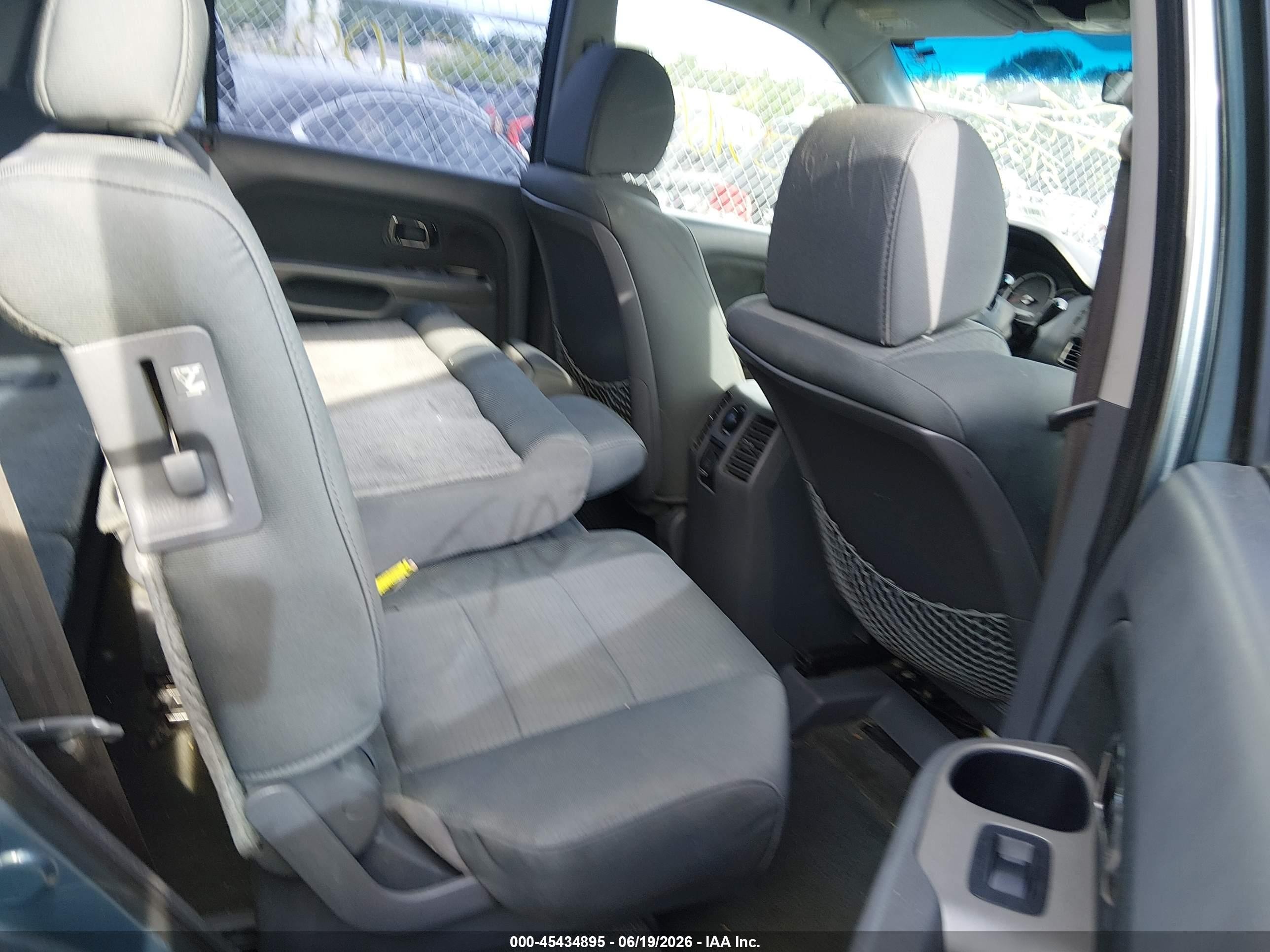 2007 Honda Pilot Lx Blue vin: 5FNYF18157B018641