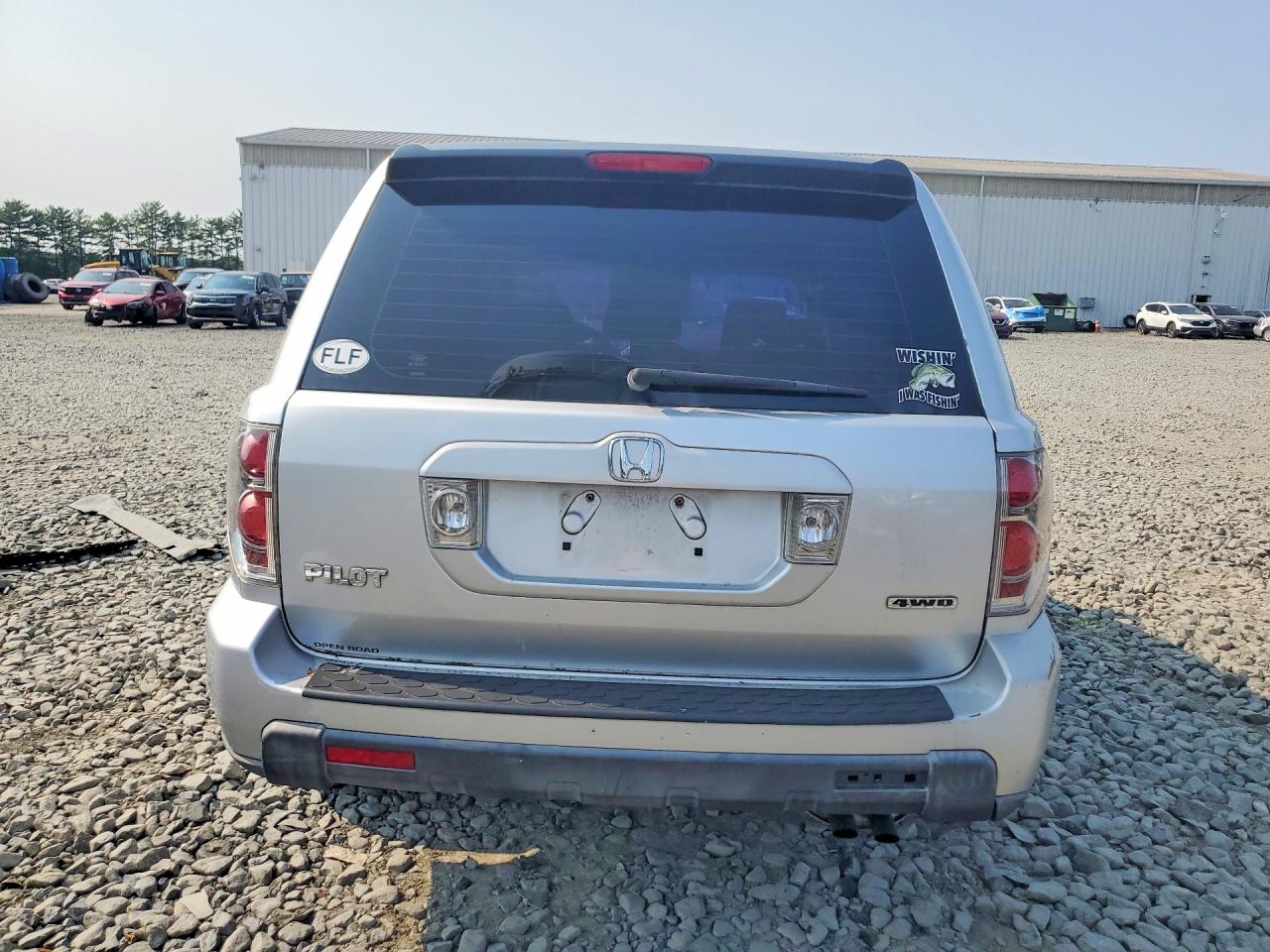 2007 Honda Pilot Lx Silver vin: 5FNYF18197B012776