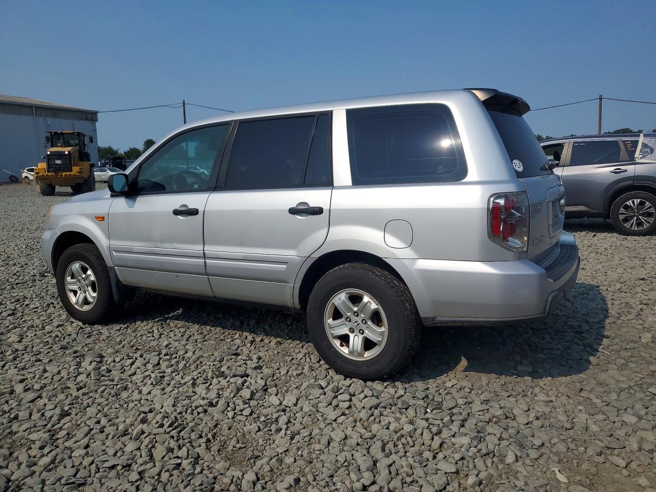 2007 Honda Pilot Lx Silver vin: 5FNYF18197B012776