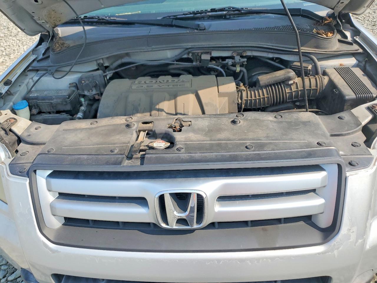 2007 Honda Pilot Lx Silver vin: 5FNYF18197B012776