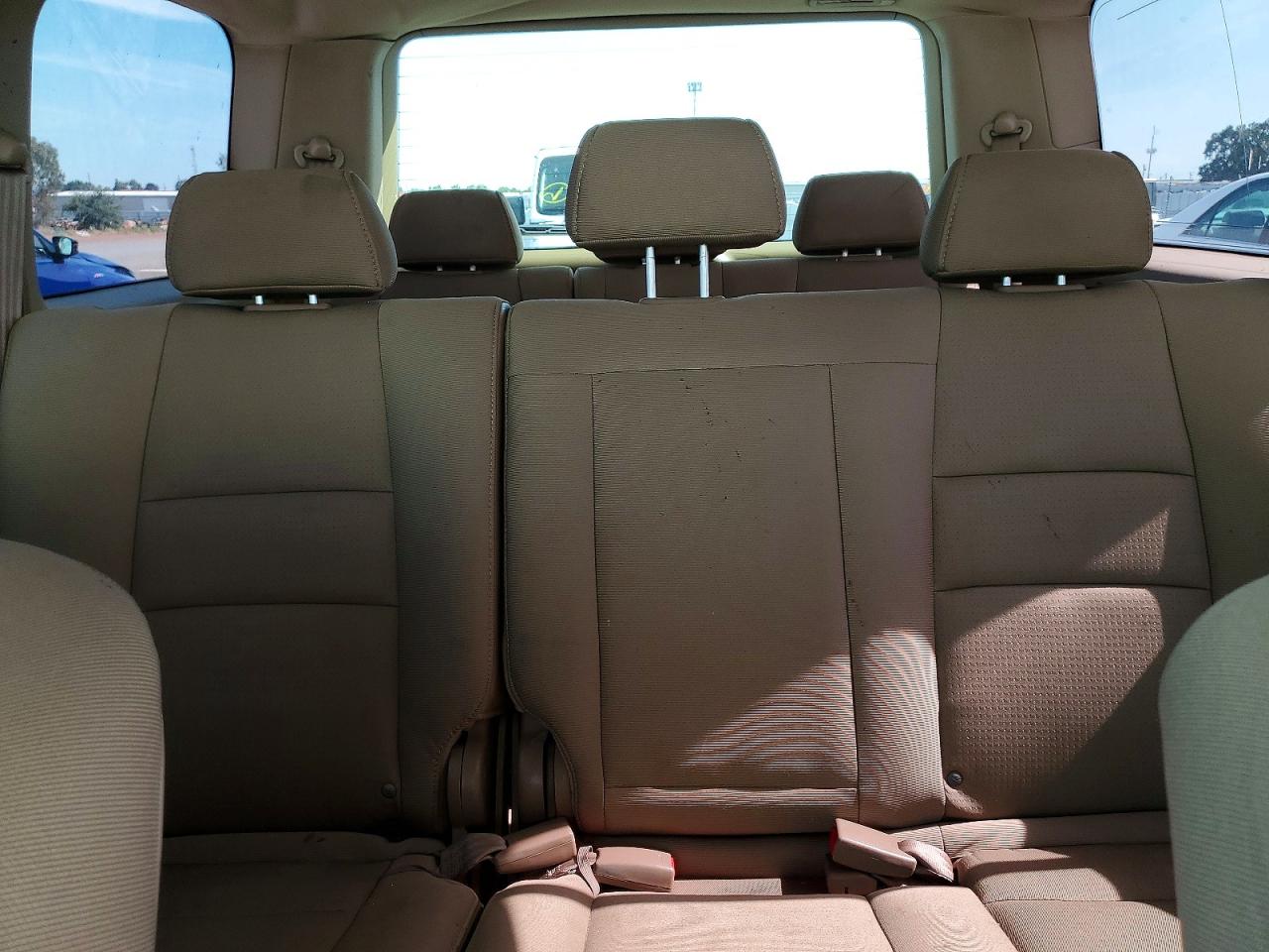 2007 Honda Pilot Lx White vin: 5FNYF181X7B023902